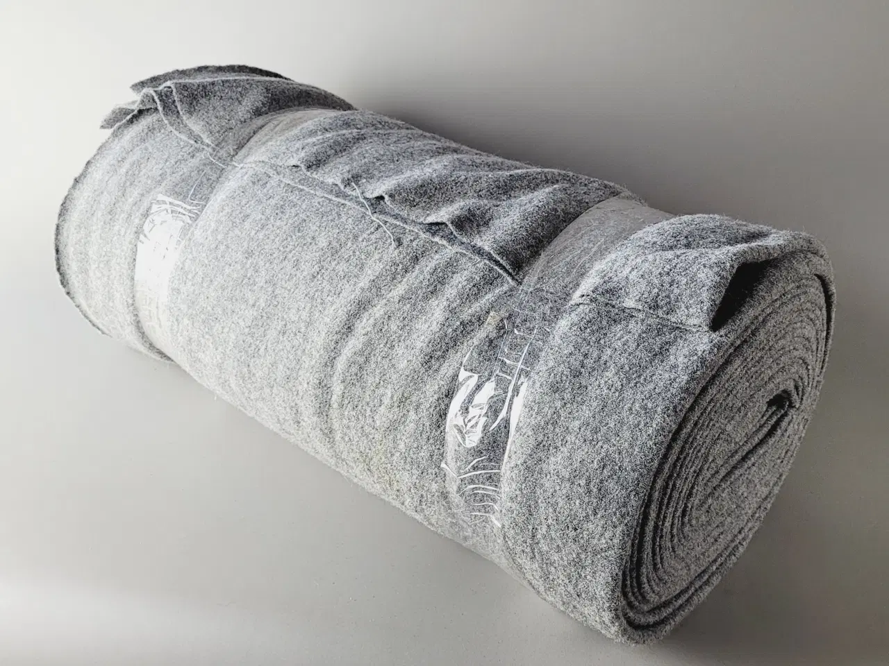 Billede 3 - ⭐️· Kæmpe Rulle Tyk Grå Filt