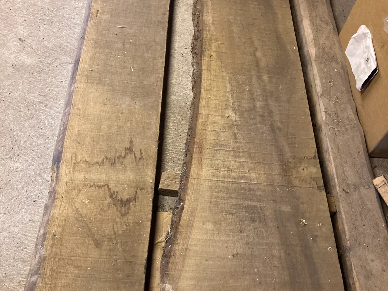Billede 1 - Egetræs planker 2 styk