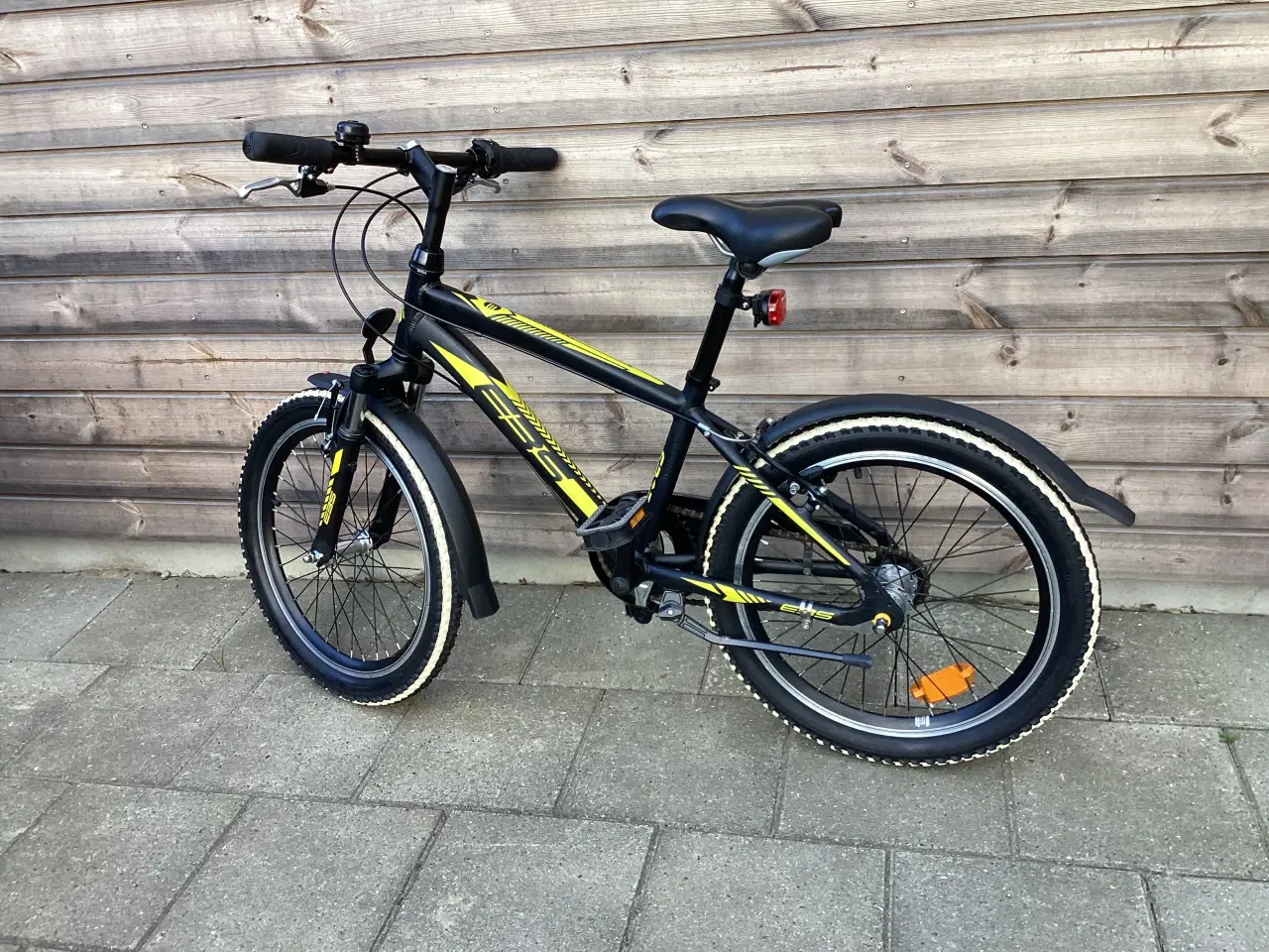 Billede 2 - EBS drengecykel med 20 tommer hjul, meget velholdt