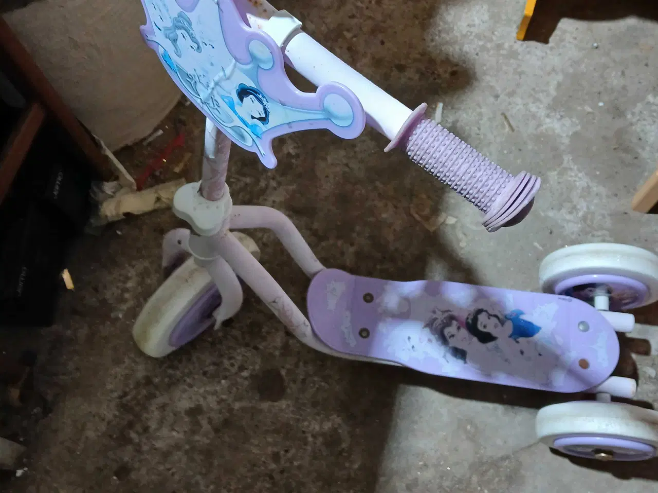 Billede 2 - Trehjulet løbe cykel 