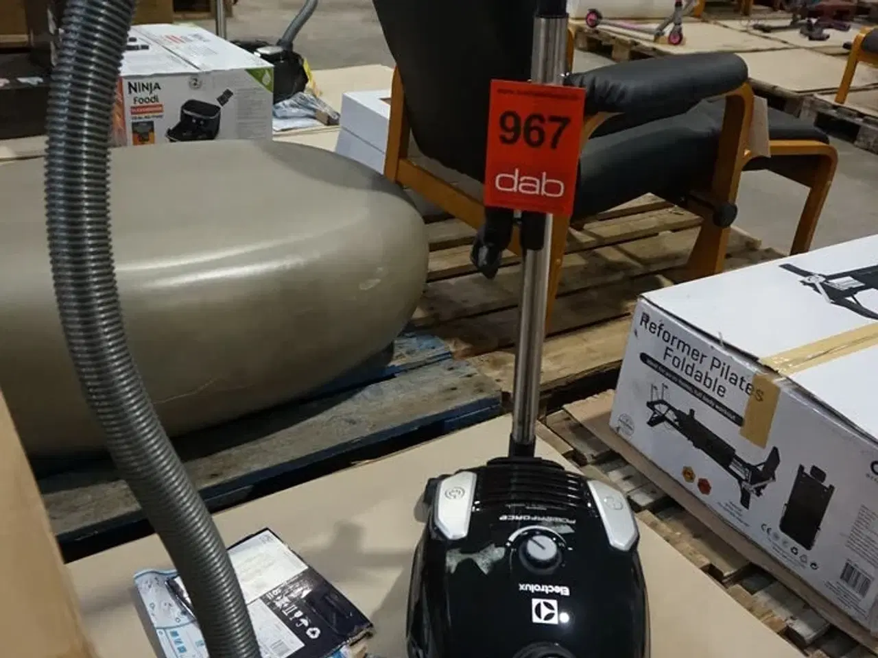 Billede 3 - Electrolux Cylinderbeholder støvsuger EPF63EB (Ebony)