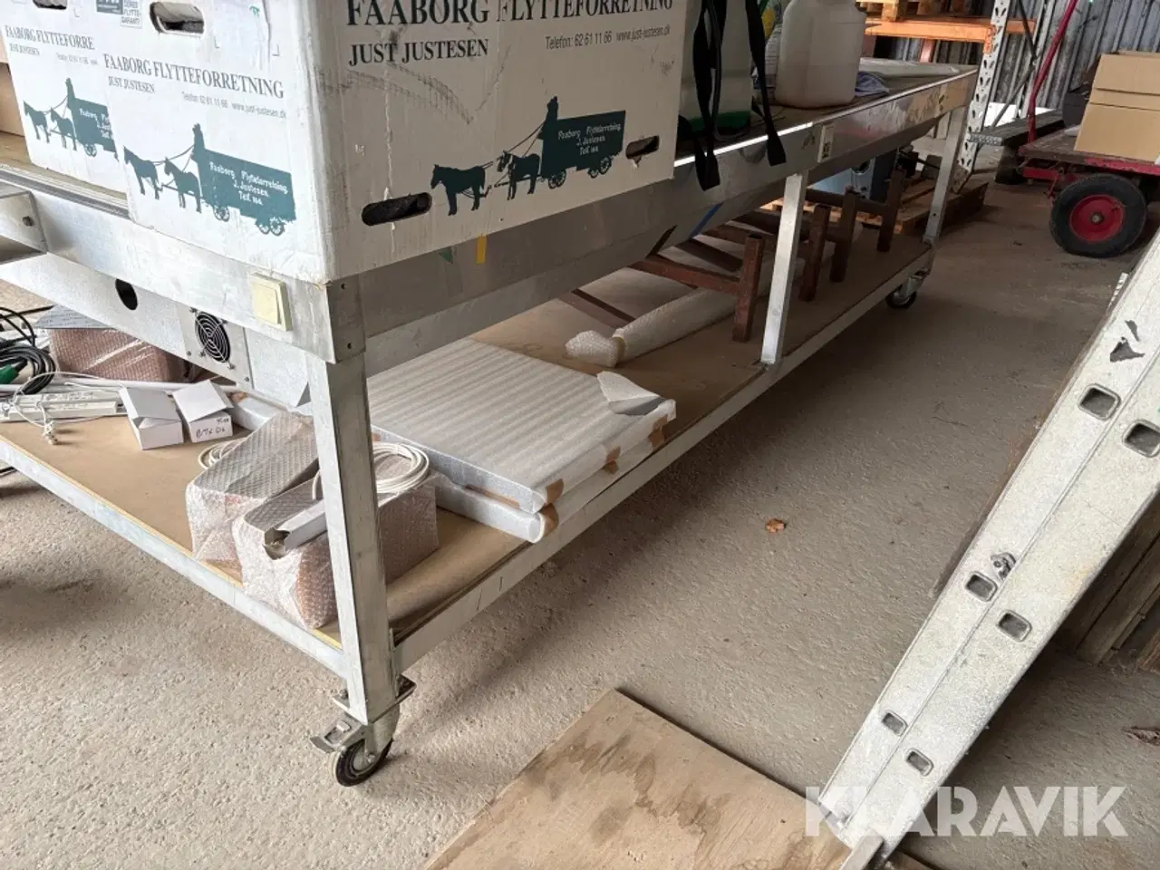 Billede 6 - Arbejdsbord på hjul uden indhold