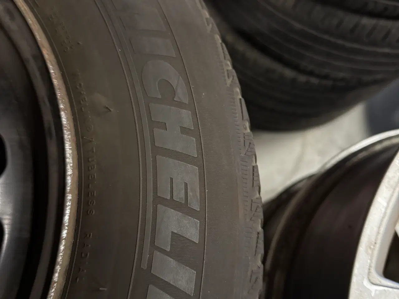 Billede 2 - Vinterhjul med Michelin dæk