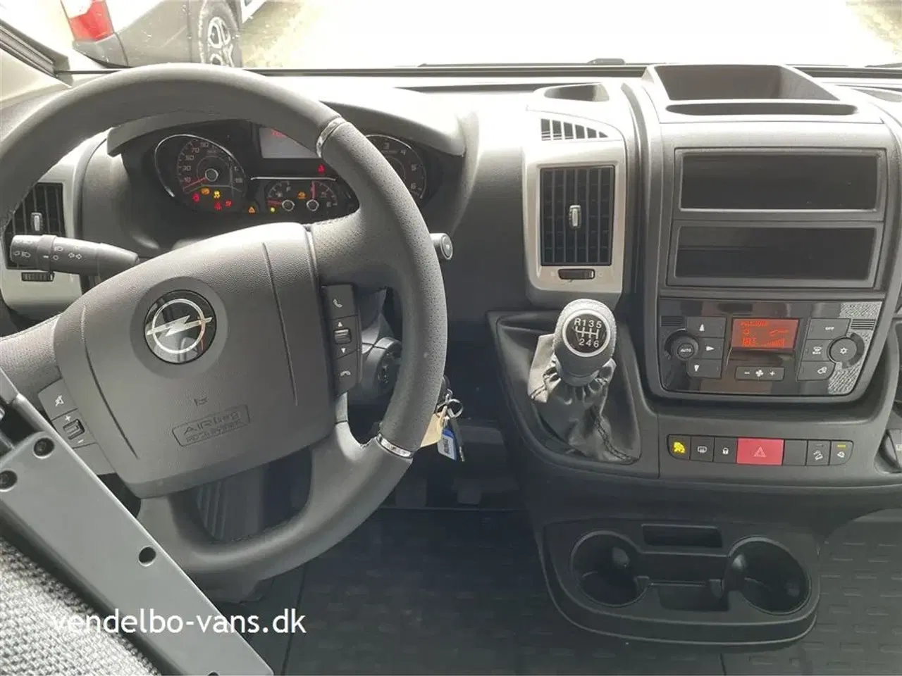 Billede 6 - 2024 - Dethleffs Just Camp T7052EB Fremragende komfort , dækker de mest forskellige ønsker og krav til det mobile liv