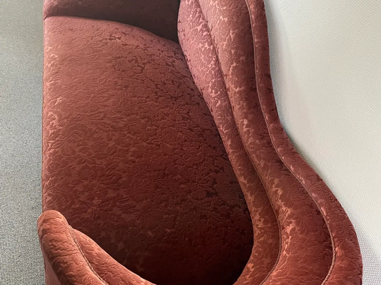 Billede 3 - Ombetrukket chaiselong med skiftede fjedre sælges