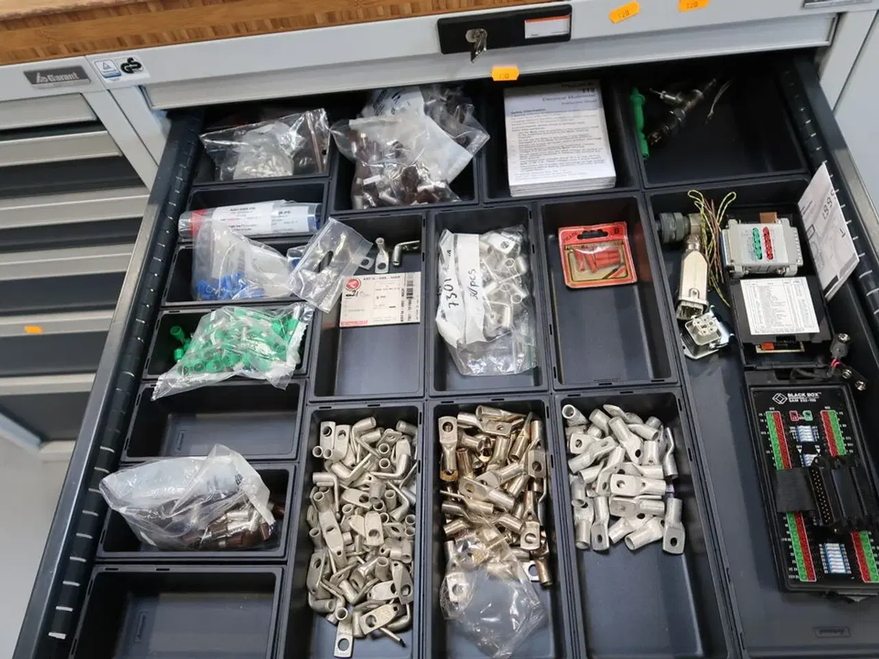 Billede 2 - Div. Batterier, reservedele, værktøj m.m.