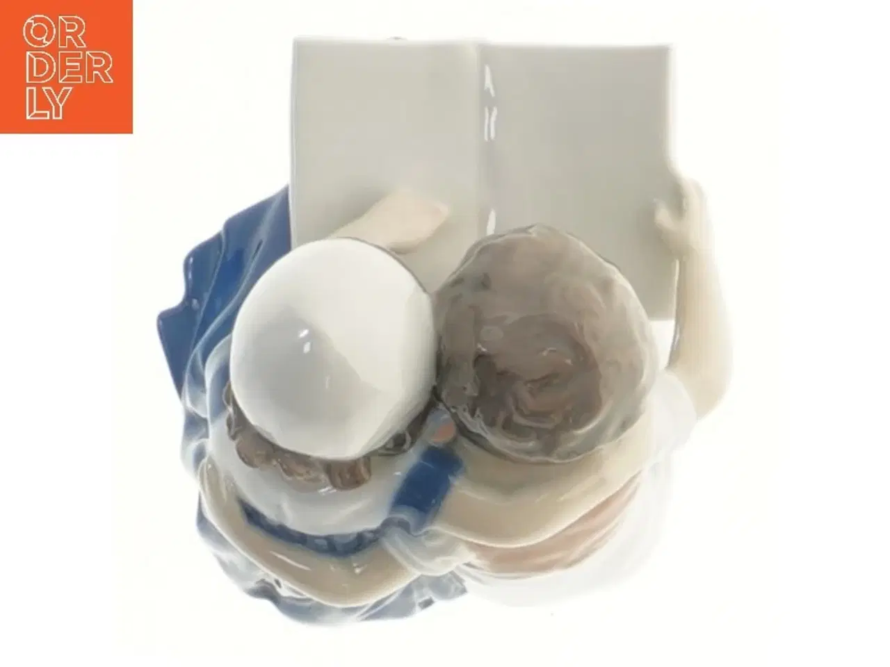 Billede 2 - Lille porcelænsfigur af børn der læser fra B&G (str. 10 cm)