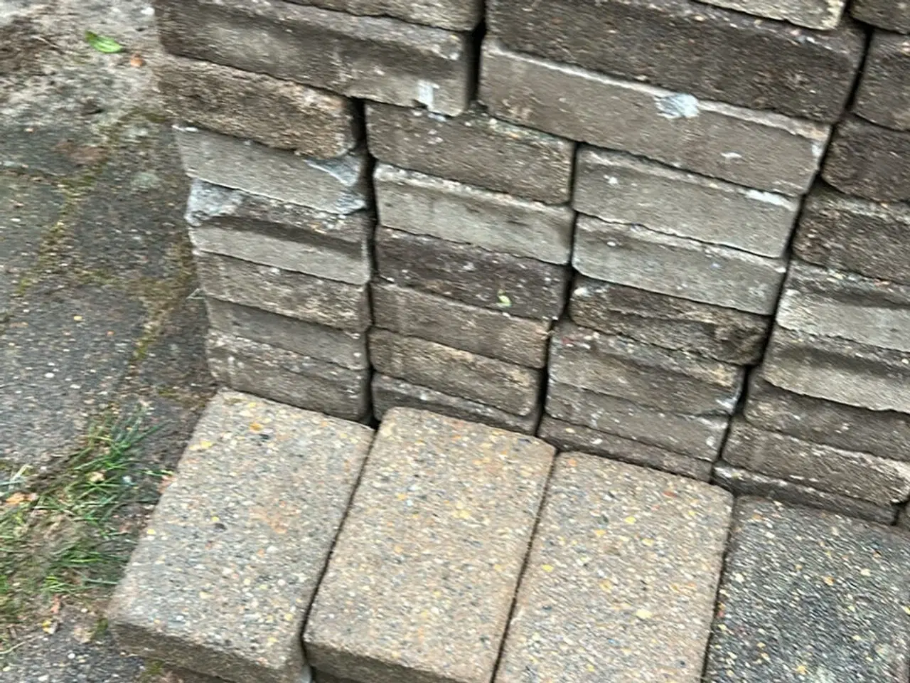 Billede 1 - Herregårdssten 21 x 14 - 60 m2 gratis til afhentni