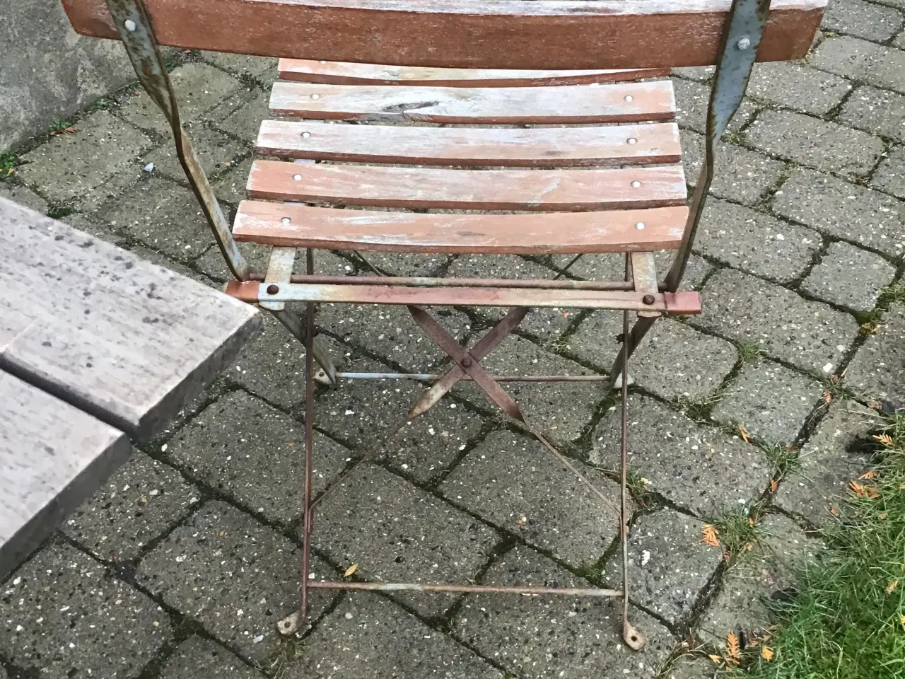 Billede 8 - Træ haveklapbord og en cafestol.