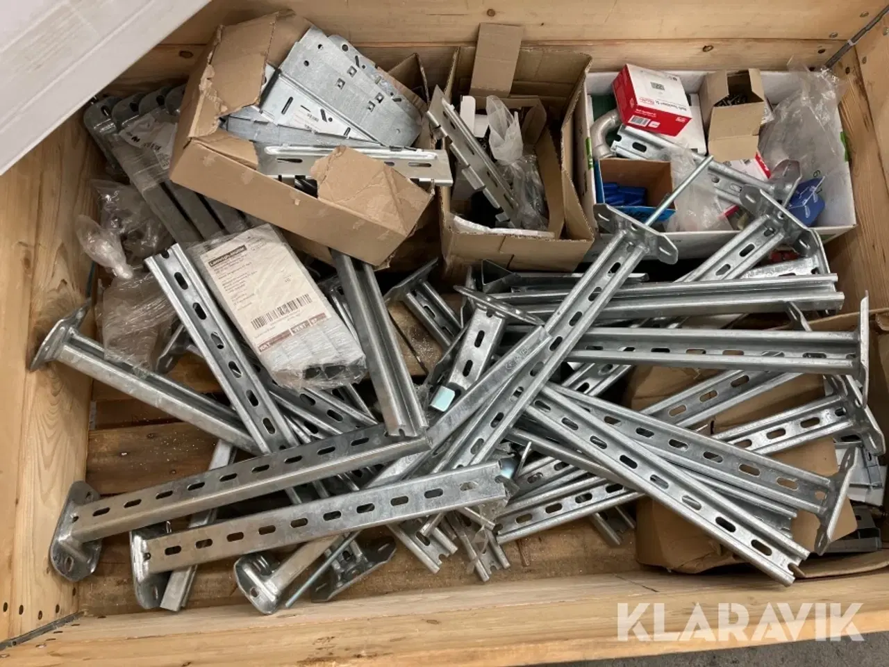 Billede 5 - Blandet lot - beslag, slanger, bolte og øvrigt
