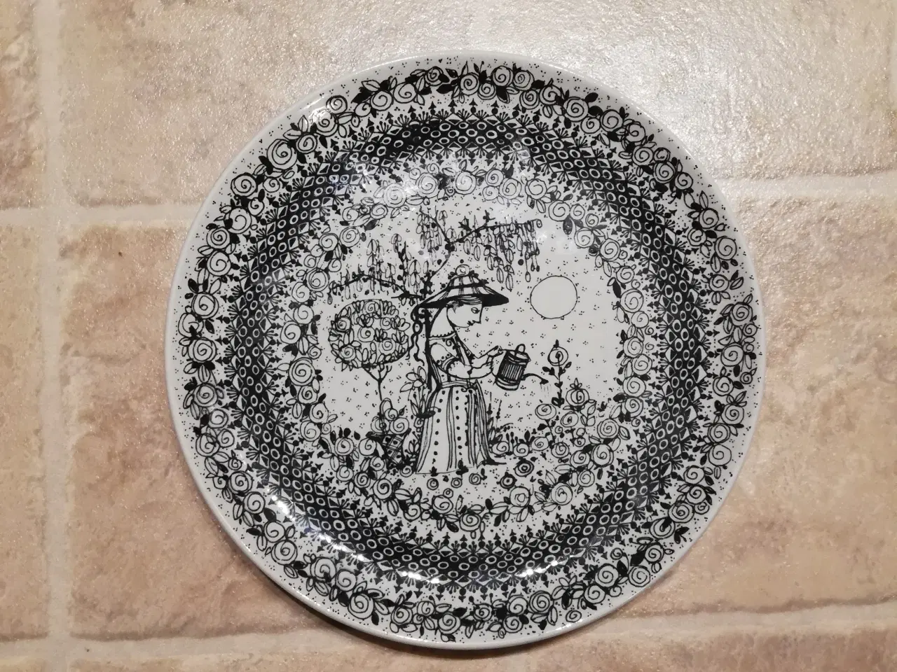 Billede 1 - Bjørn Wiinblad årstidsplatte sommer diameter 22 cm