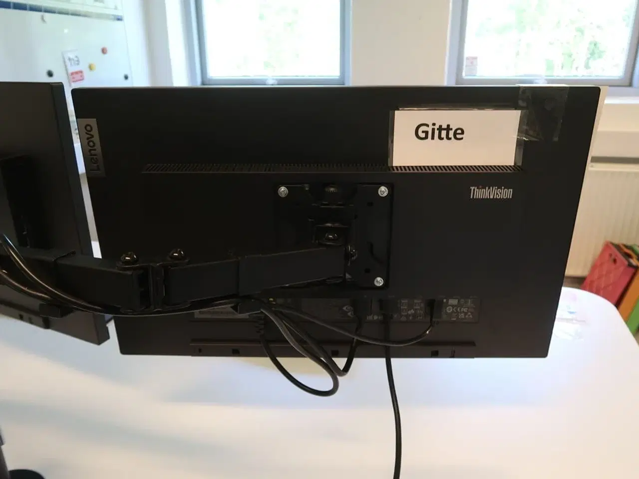Billede 3 - 2 stk. Lenovo ThinkVision T24i-2L 23,8" skærm (sort)
