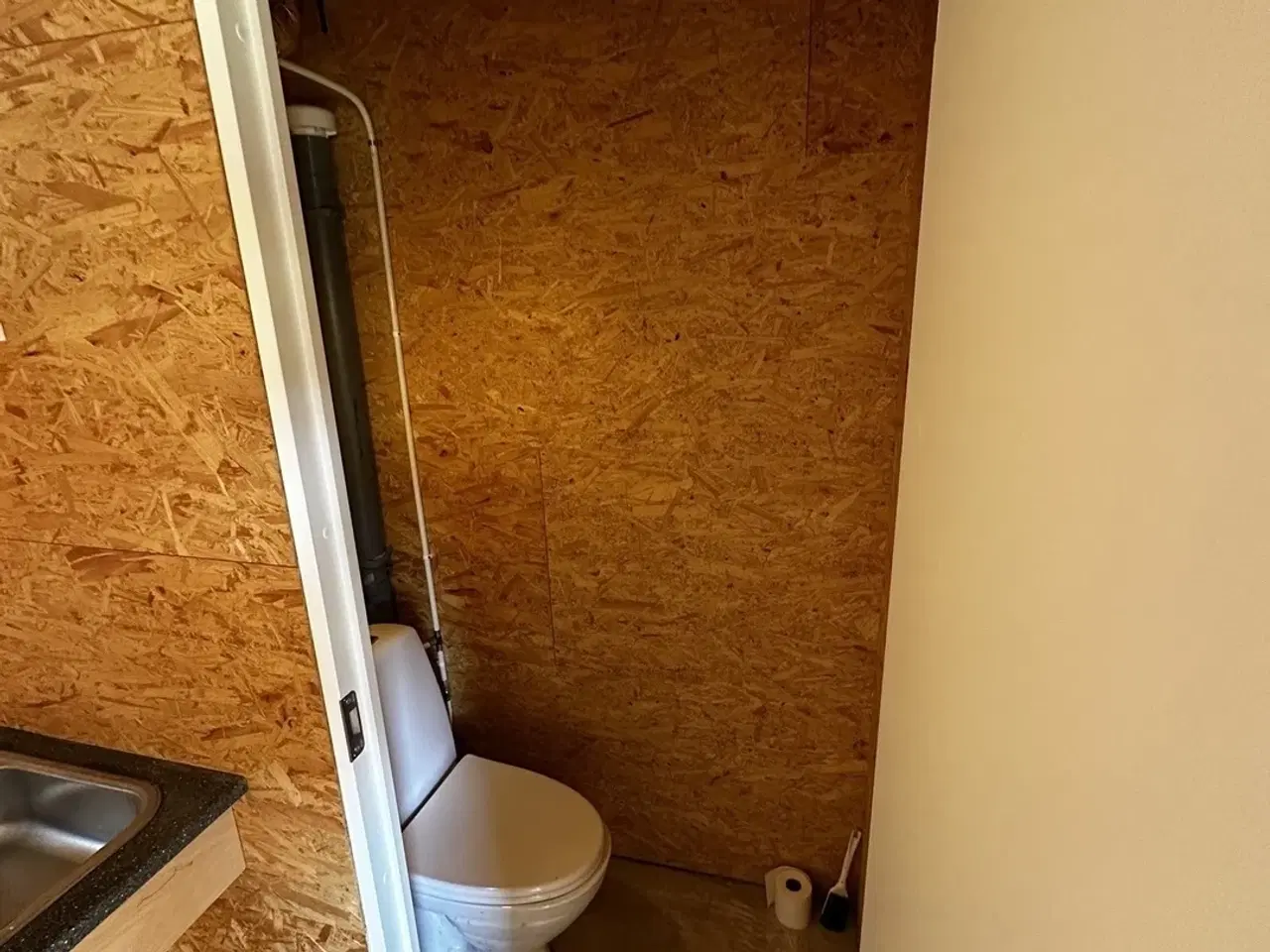 Billede 4 - STOR ISOLERET GARAGE /LAGER / VÆRKSTED / HOBBYRUM