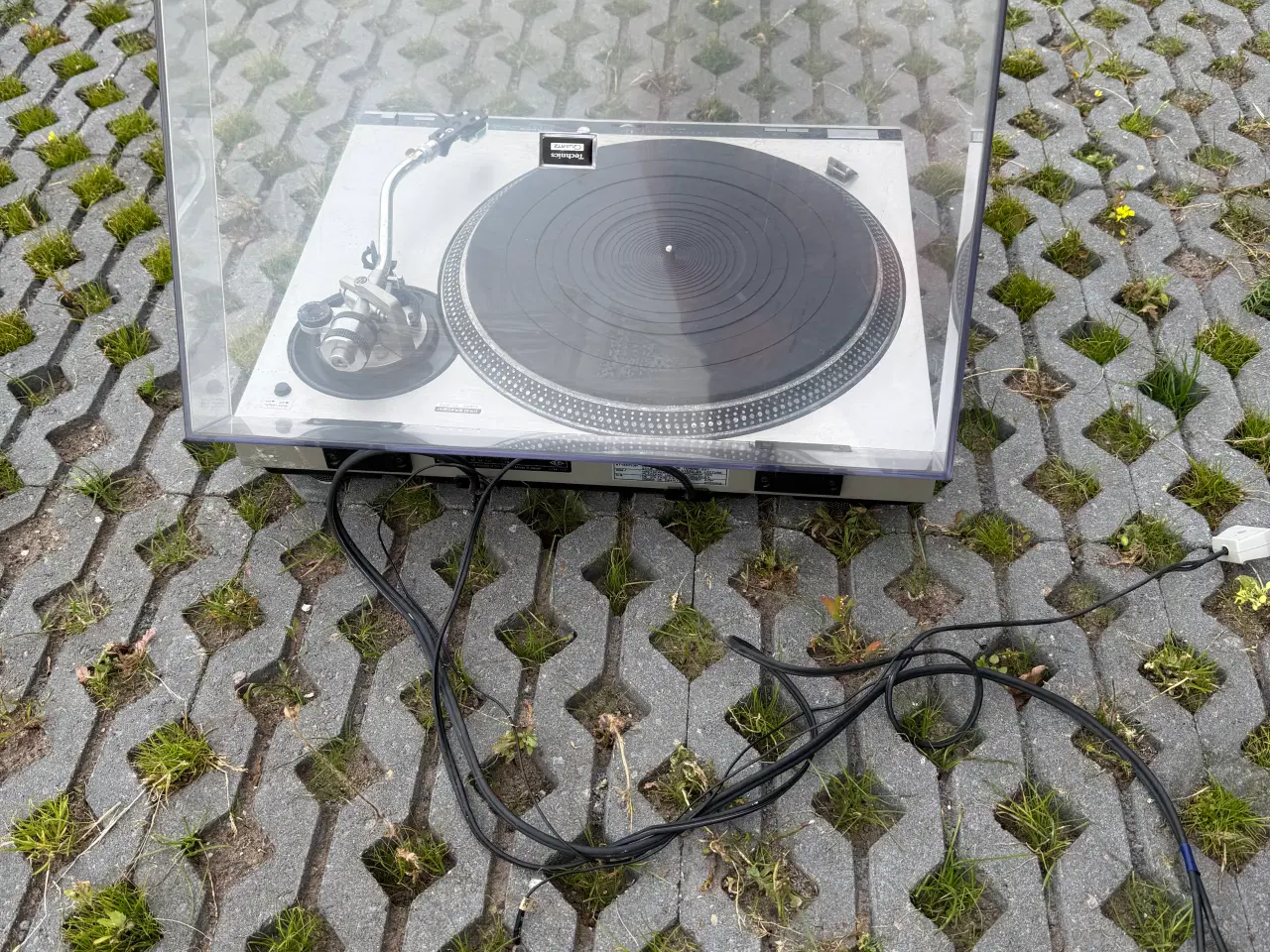 Billede 2 - Technics Pladespiller virker fint næsten nu pickup