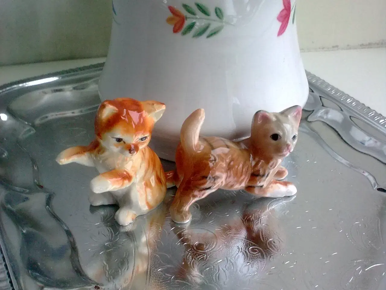 Billede 7 - Katte bakke m slikskål: plast, metal el. porcelæn