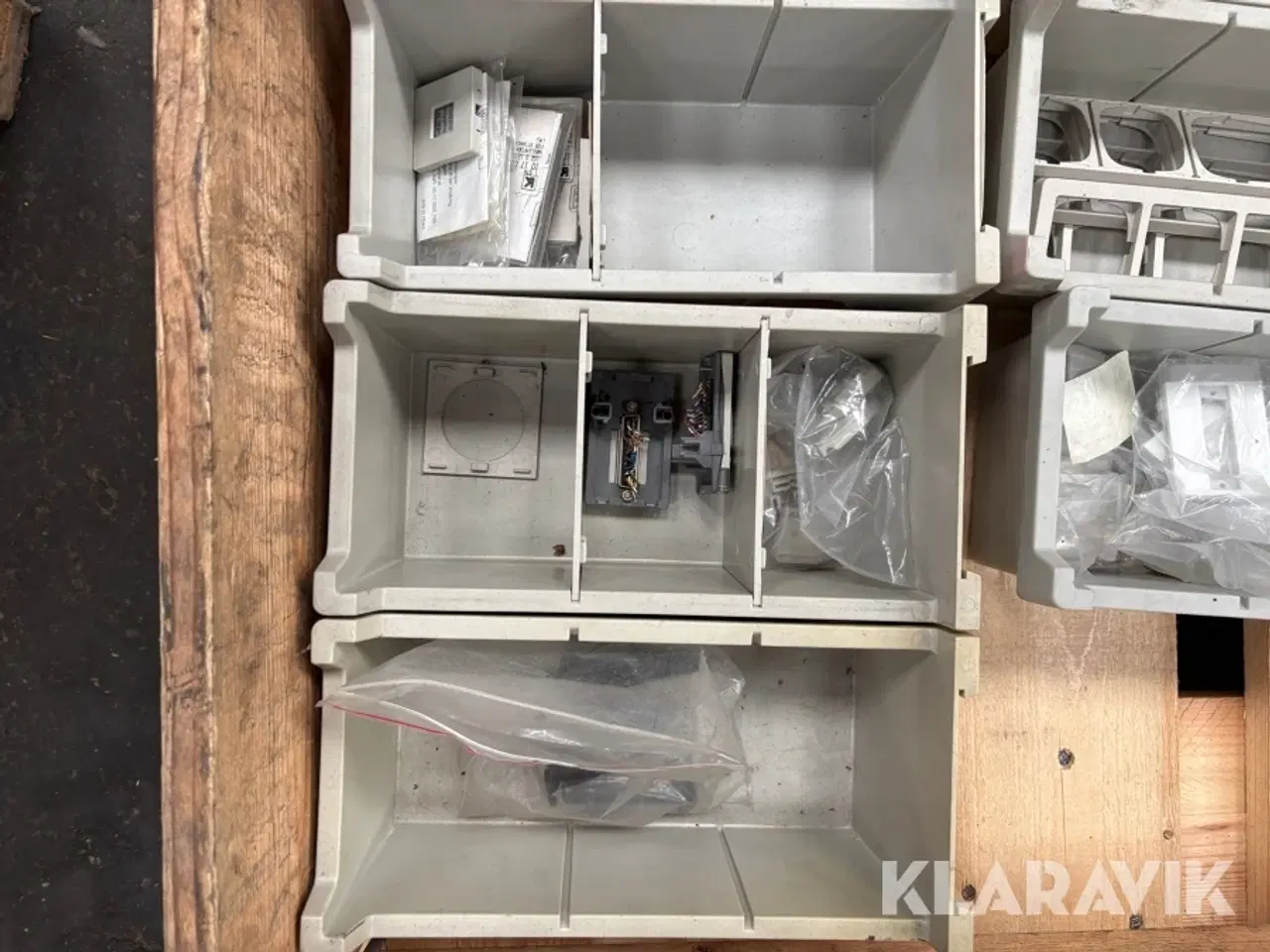 Billede 6 - Pærer og el-udstyr 3 paller