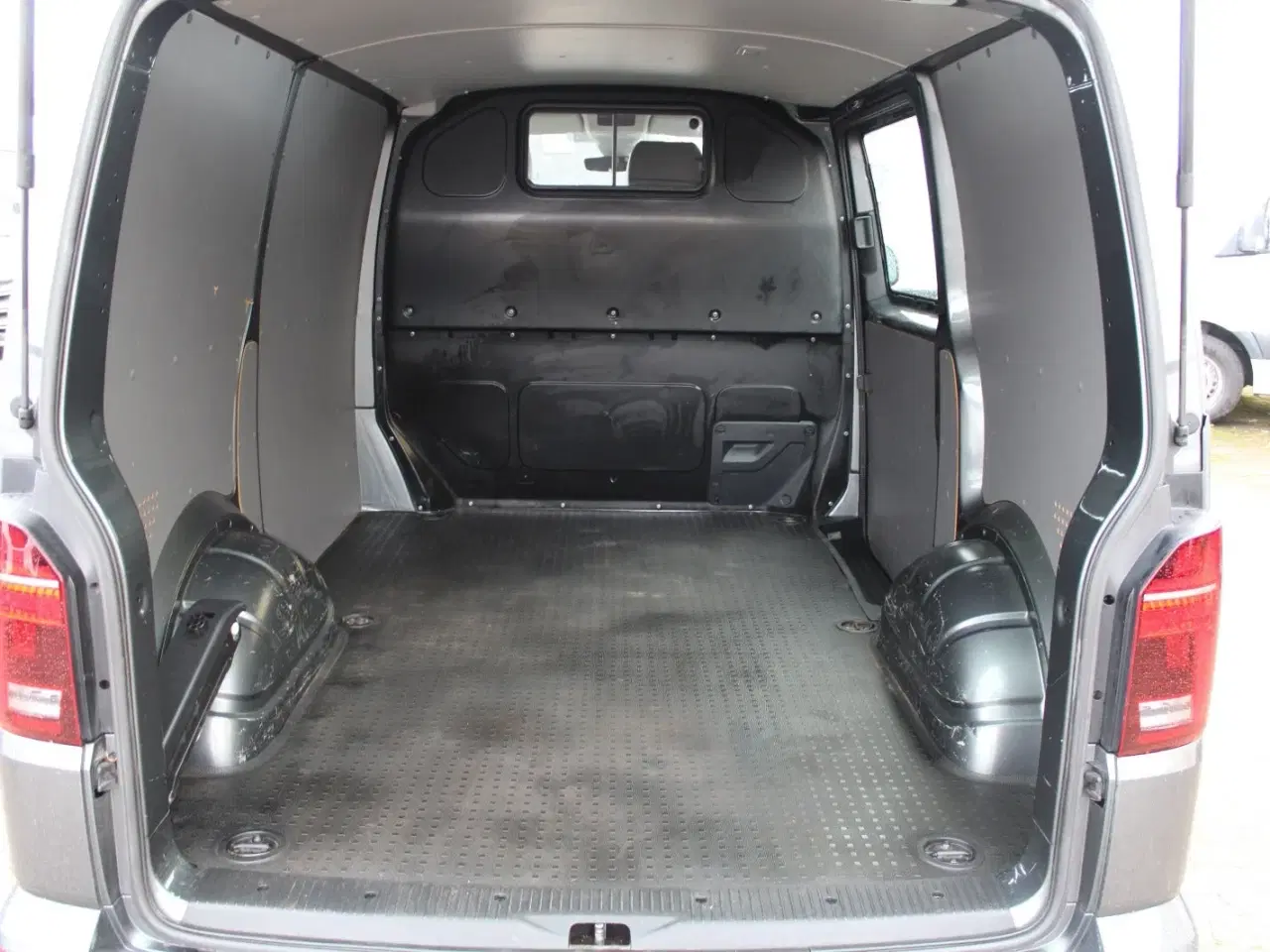 Billede 12 - VW Transporter 2,0 TDi 199 Kassevogn DSG 4Motion kort