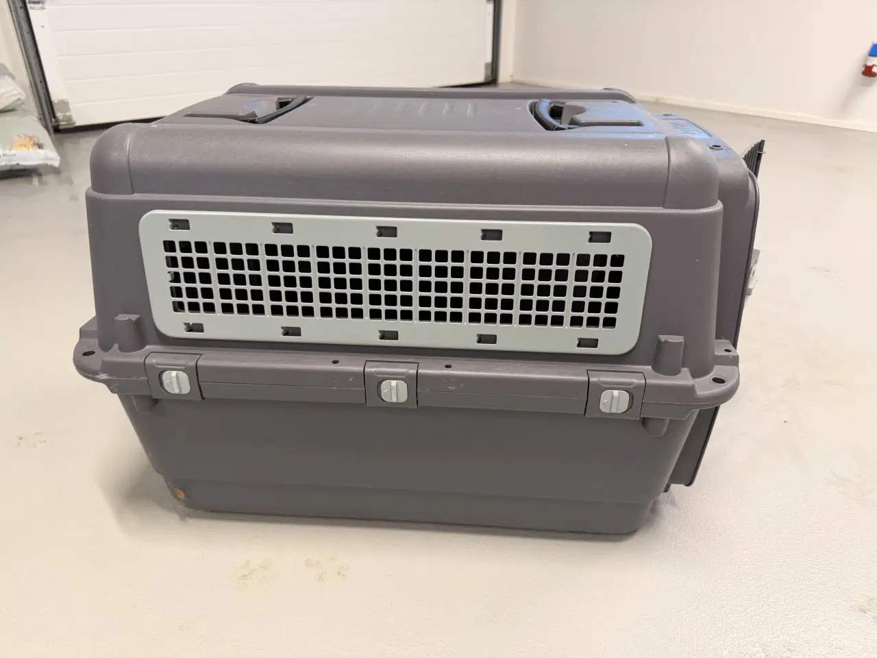 Billede 3 - Næsten ny transportboks str. M
