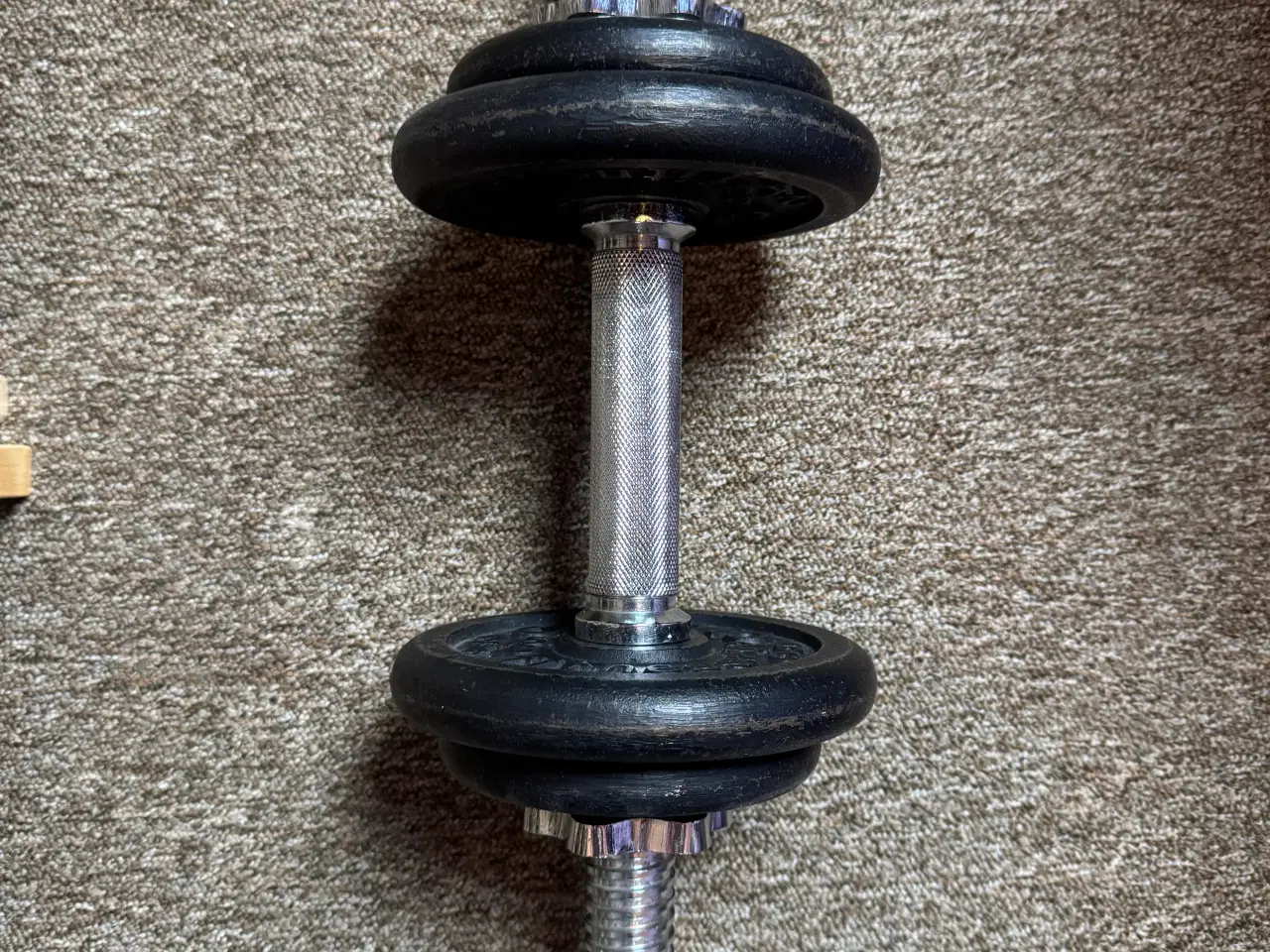 Billede 3 - Håndvægtesæt med tilhørede reoler