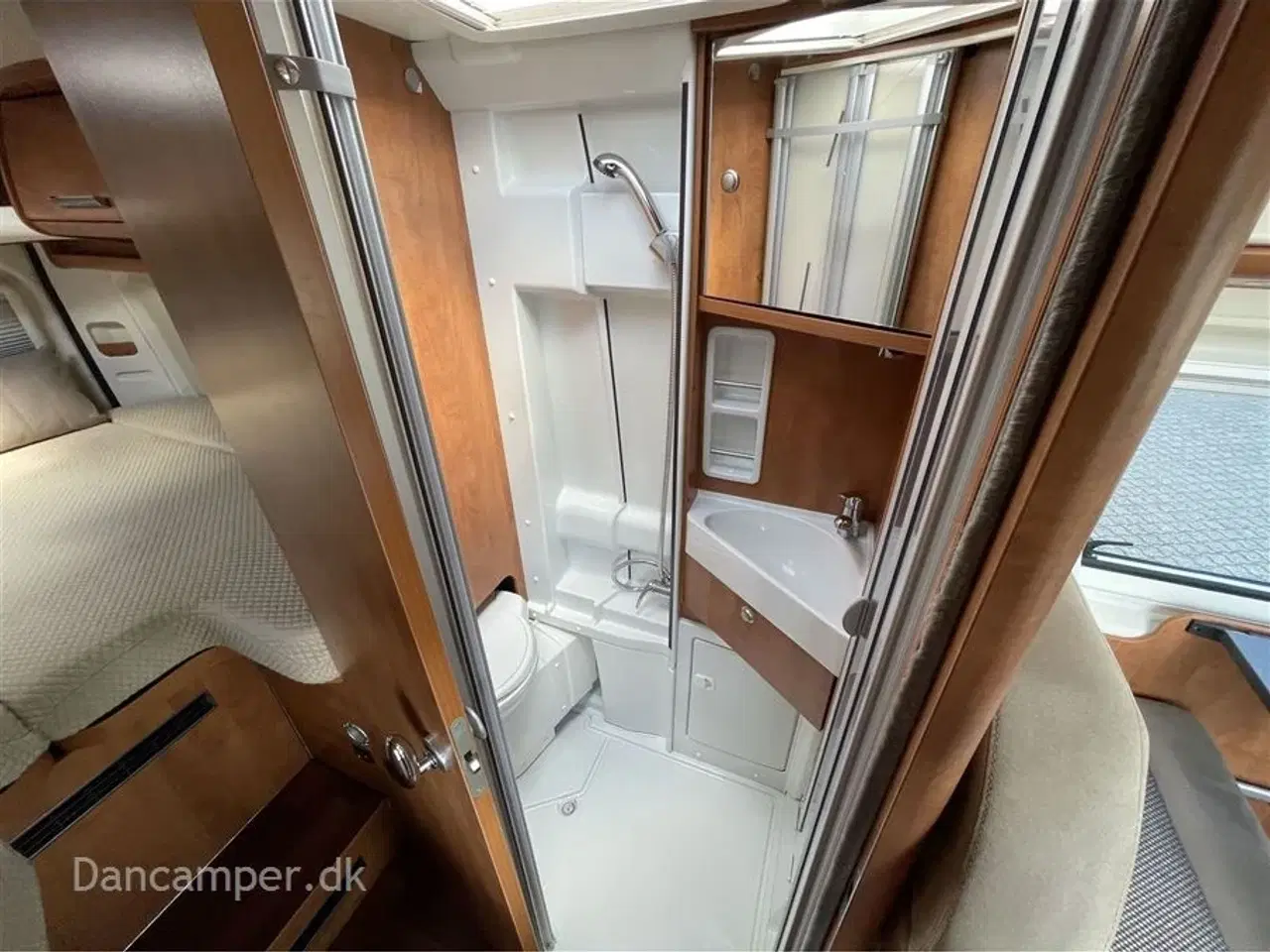 Billede 28 - 2020 - Carthago premium van 640 LE   Luksusvan, 140Hk   9-trins Automatgear, enkeltsenge, alufælge, navigation, træk