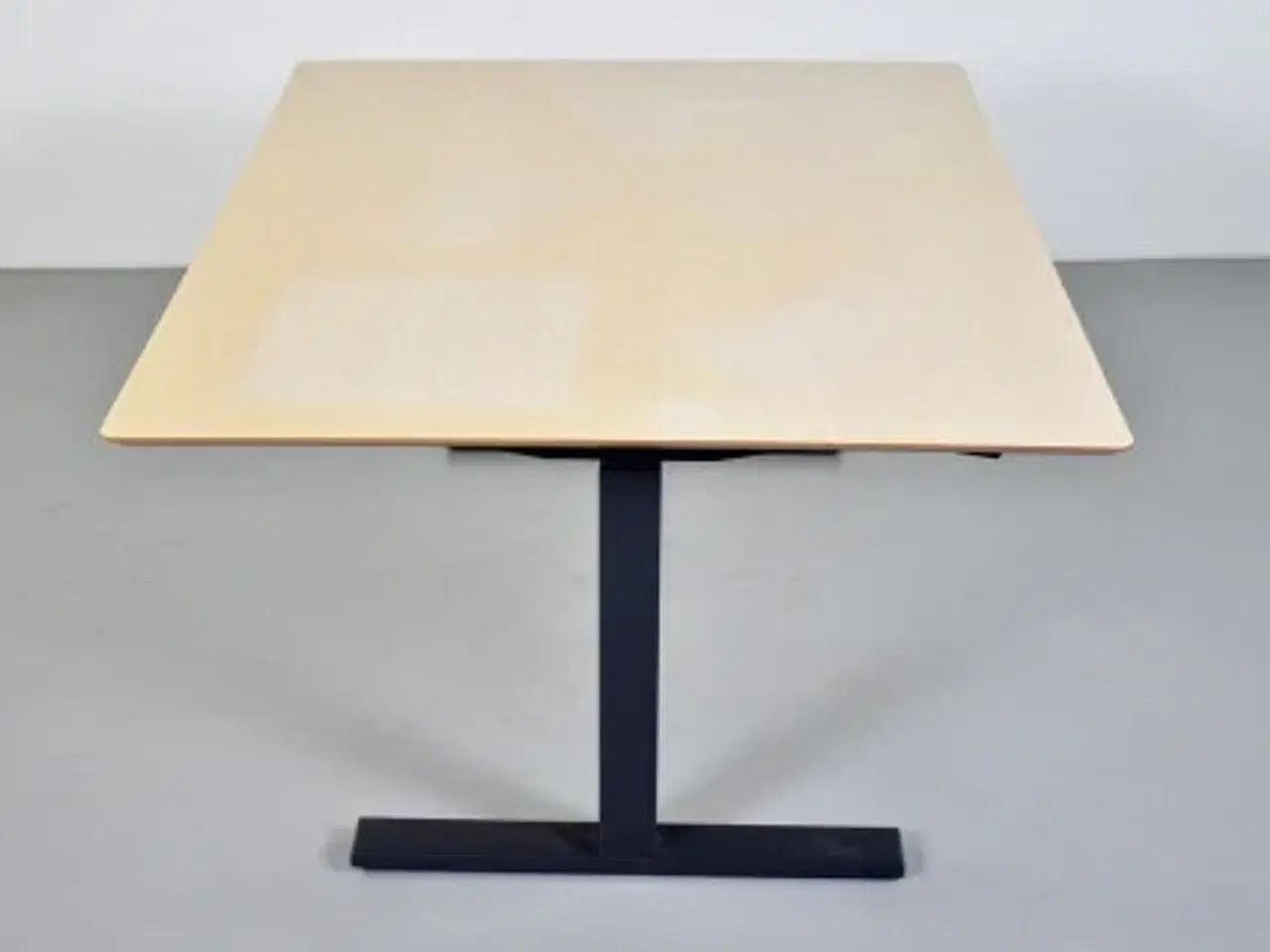 Billede 2 - Scan office hæve-/sænkebord med birkefiner, 150 cm.