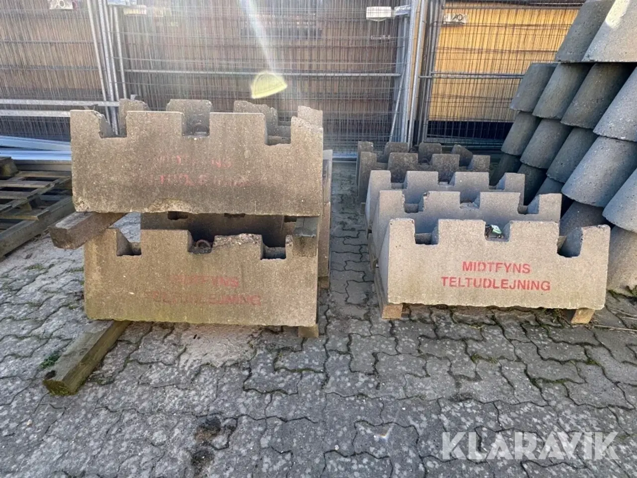 Billede 5 - Trafikværn klodser
