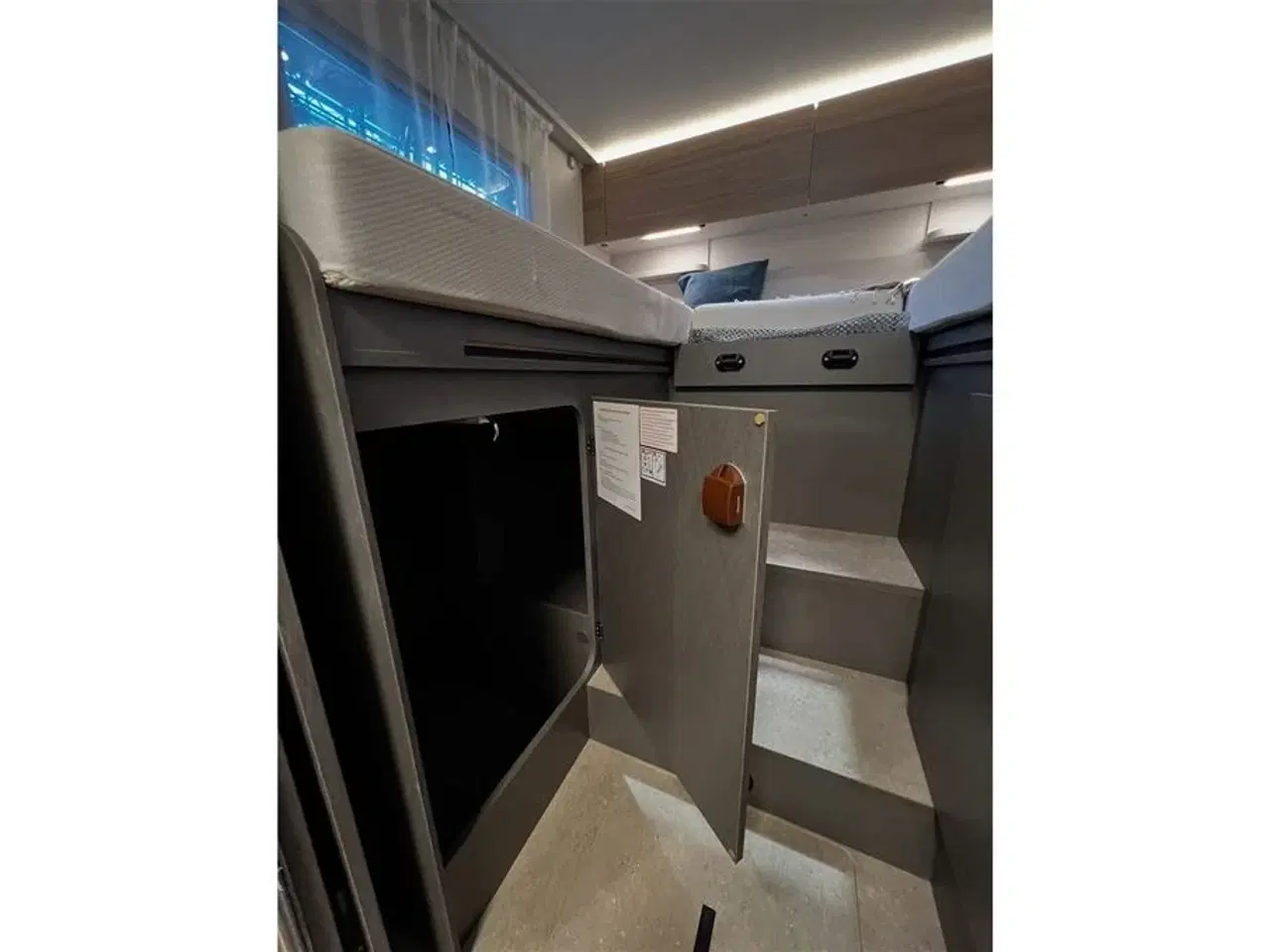 Billede 10 - 2026 - Etrusco I 7400 SBC Scandic Edition   Etrusco by Hymer er Italiensk Elegance og Komfort fra Hinshøj Caravan