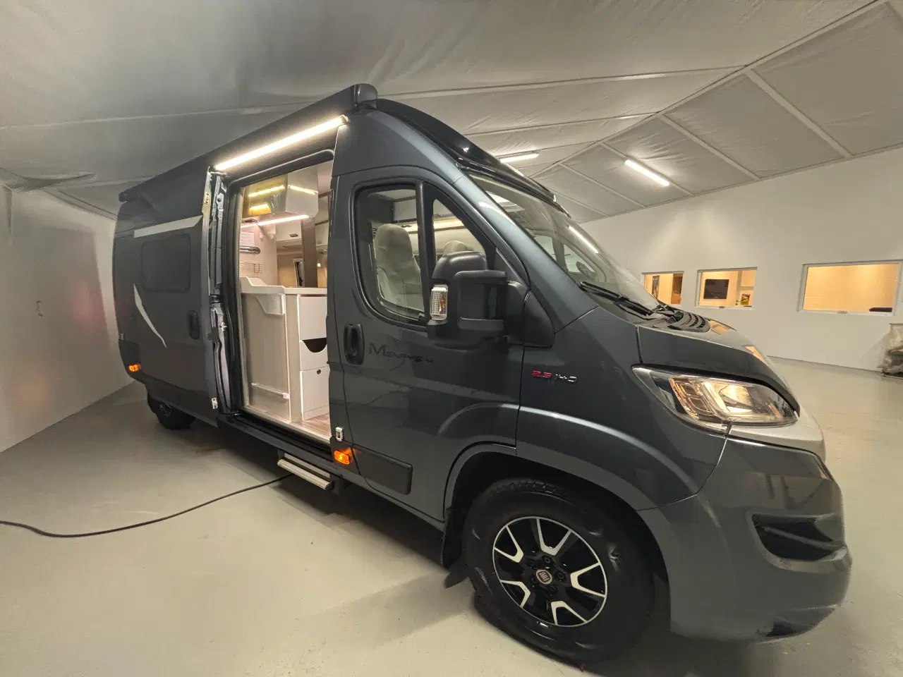 Billede 1 - Autocamper til salg - McLouis Menfys Prestige 4
