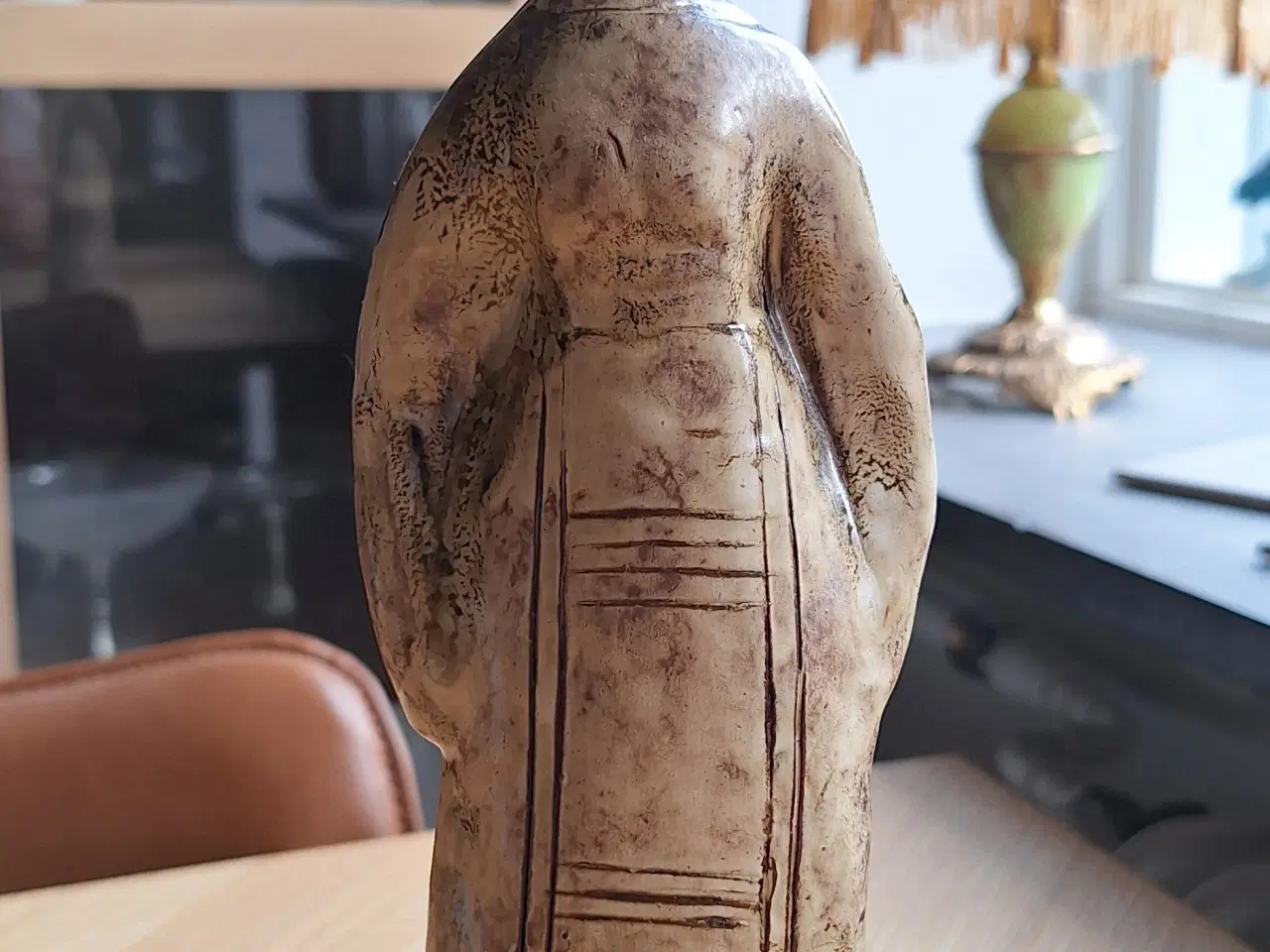 Billede 2 - Keramik figur slank kvinde 