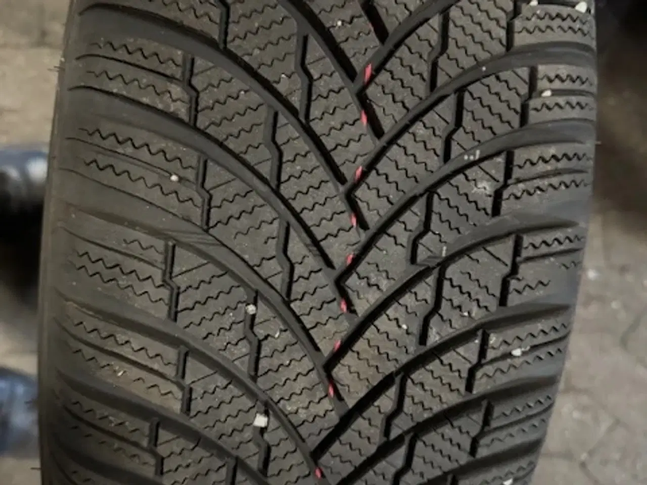 Billede 2 - VW ID.4 Firestone vinterdæk med fælge
