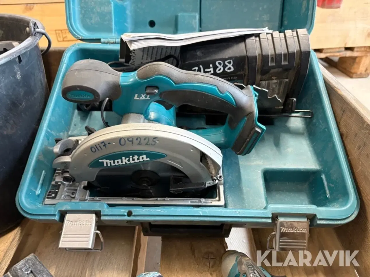 Billede 10 - Assorteret håndværktøj Bosch/Makita - 1 palle