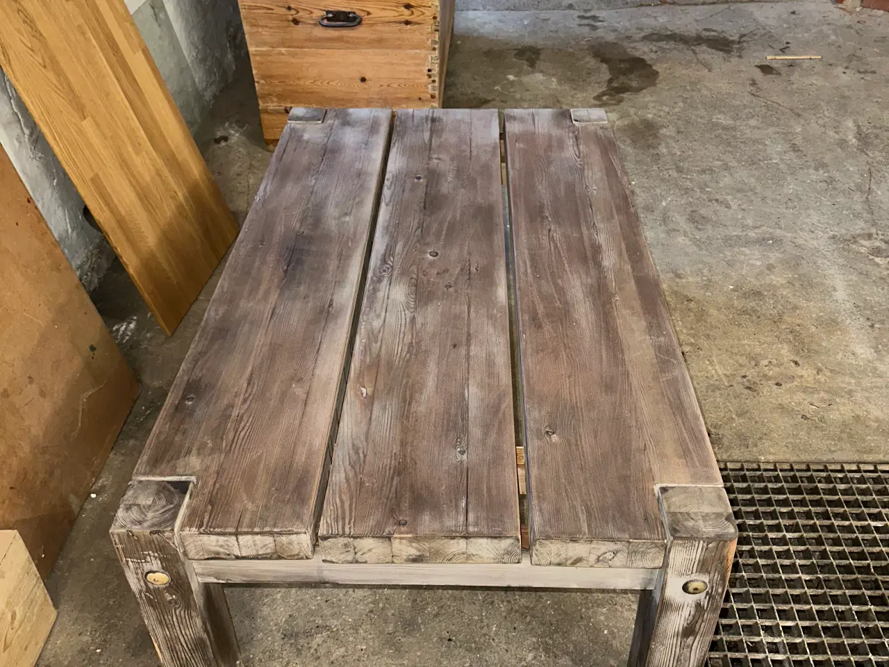 Billede 4 - Sofabord i massiv patineret fyrretræ