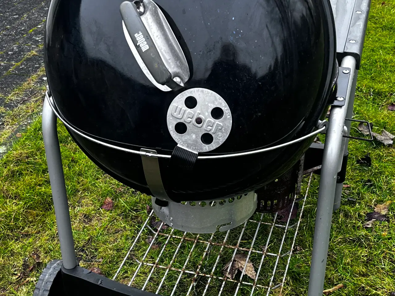 Billede 1 - Weber kulgrill med bord