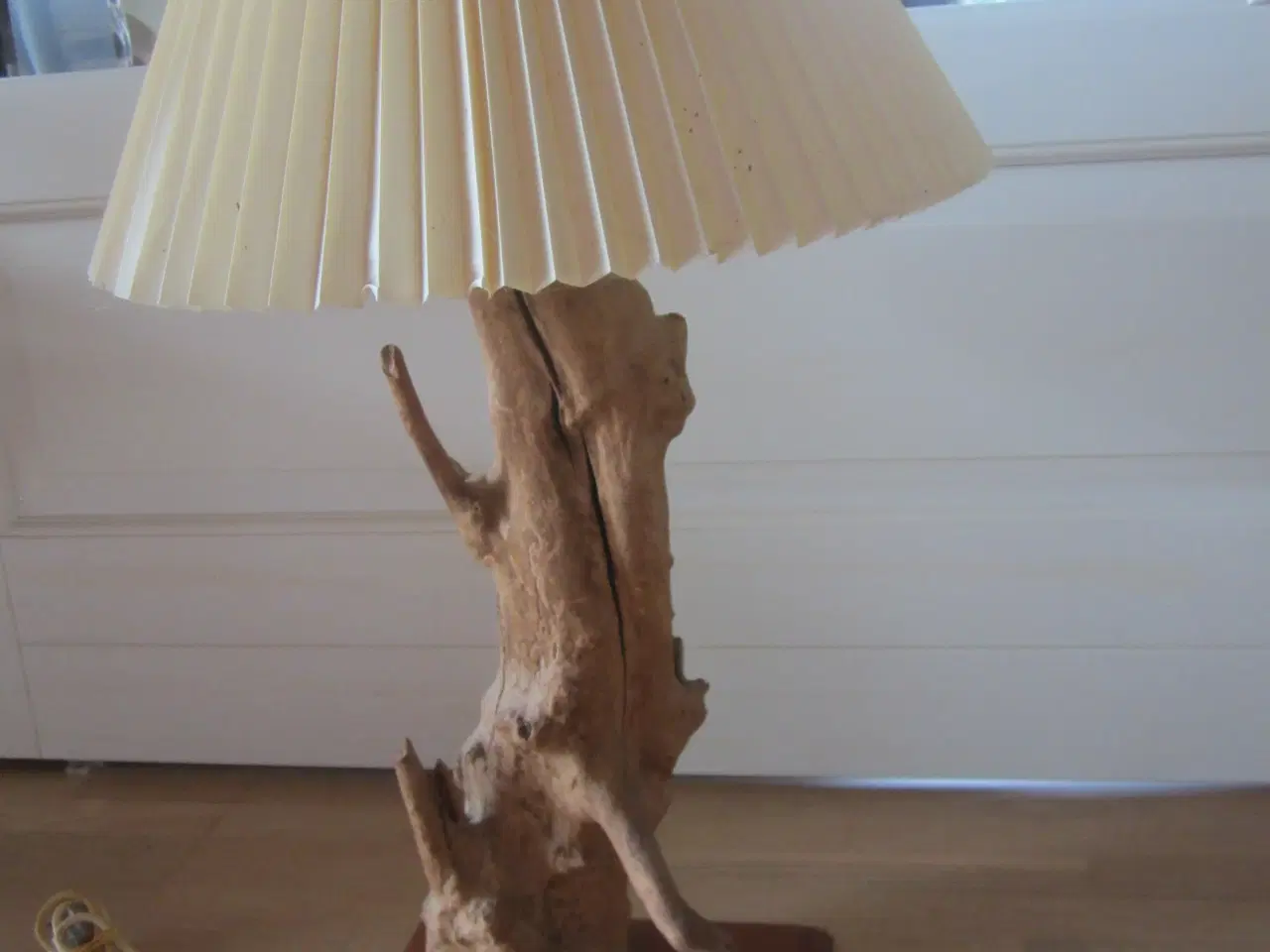 Billede 1 - Helt UNIK træ bordlampe fra 60erne