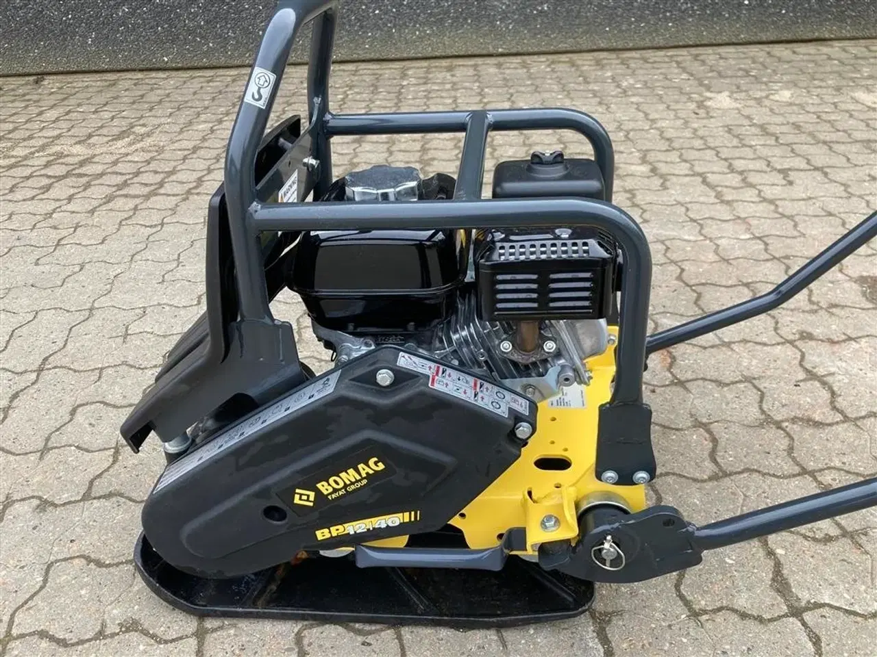 Billede 9 - Bomag BP 12/40 Kan udstyres med vandtank og spredebom