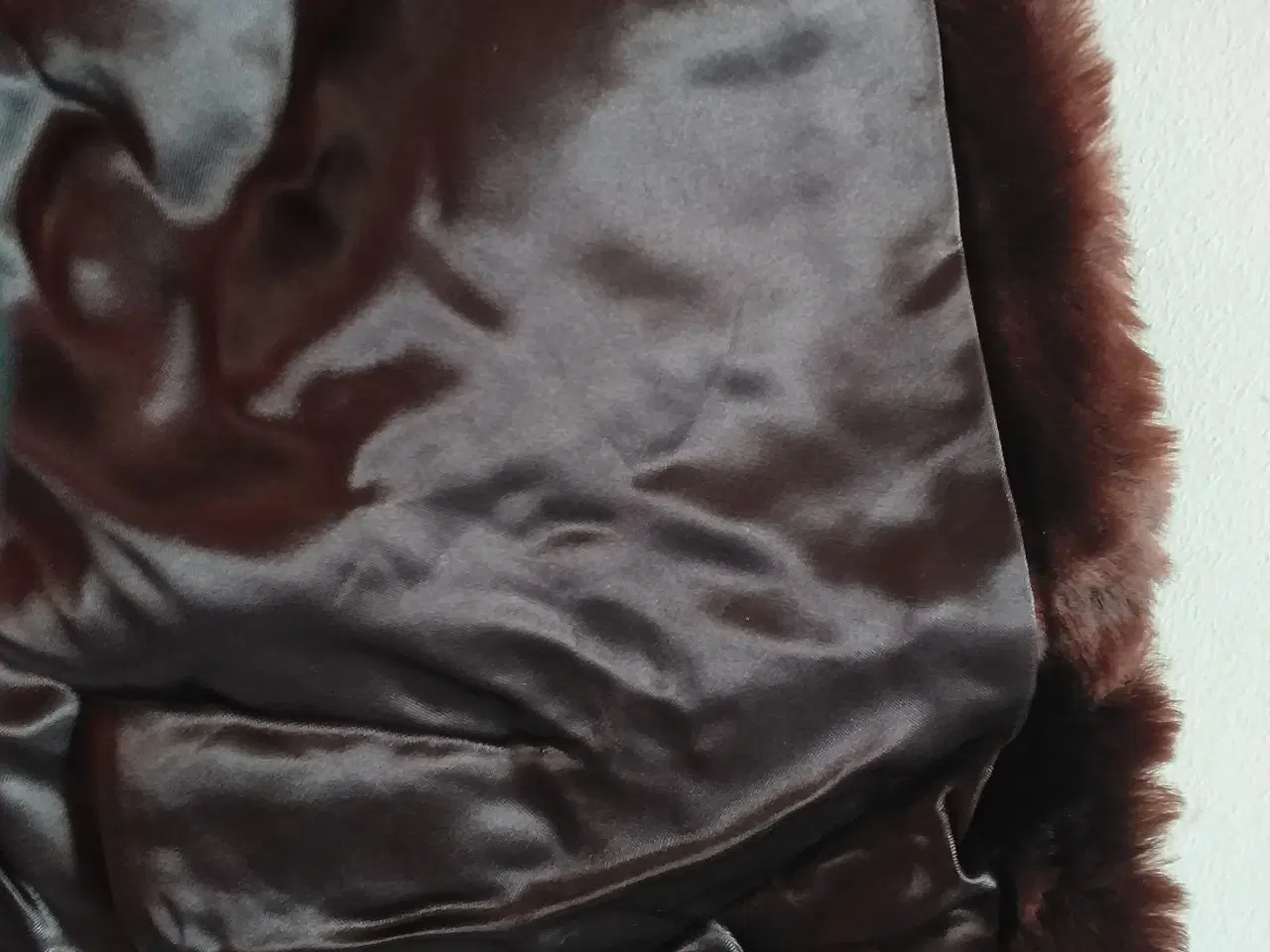 Billede 3 - Pels jakke ikke ægte str.38 -40, 