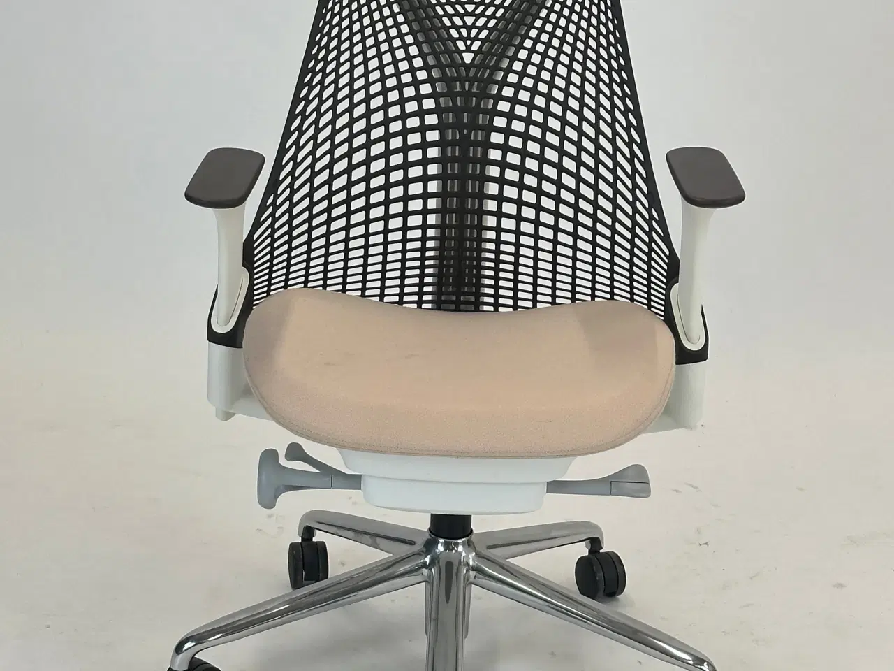 Billede 3 - Herman Miller Sayl Kontorstol (Beige)