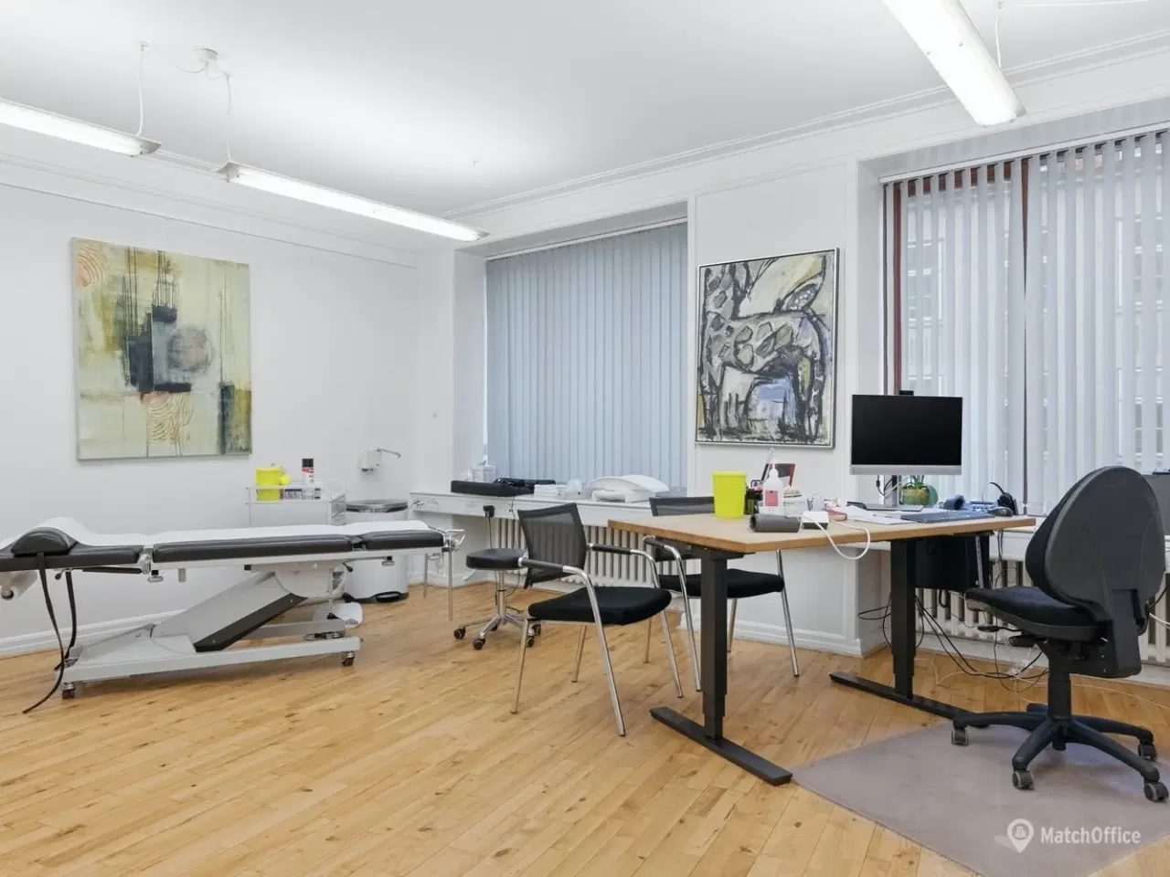 Billede 12 - Lyse kliniklokaler med central placering