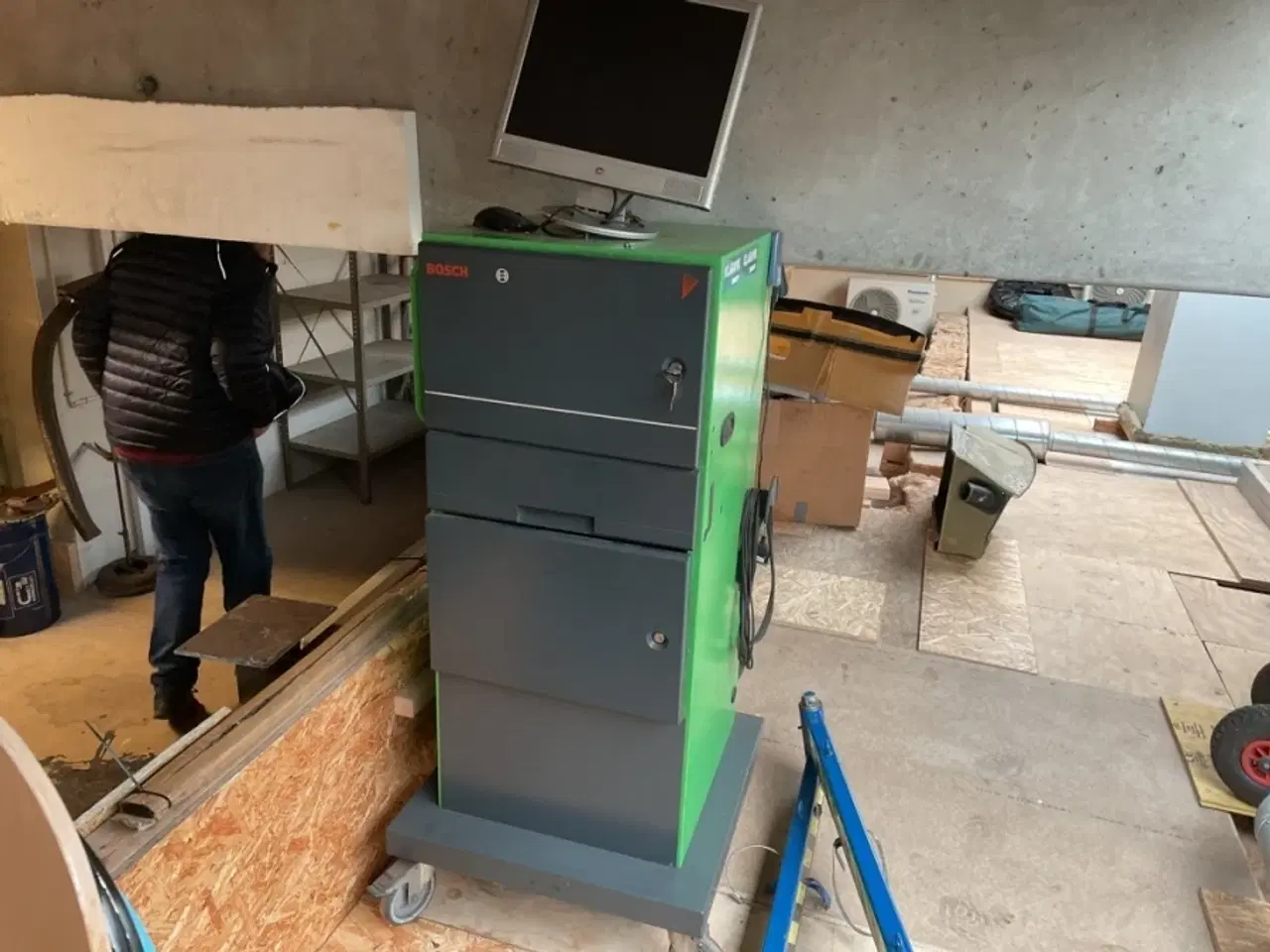Billede 1 - Kabinet til bosch tester