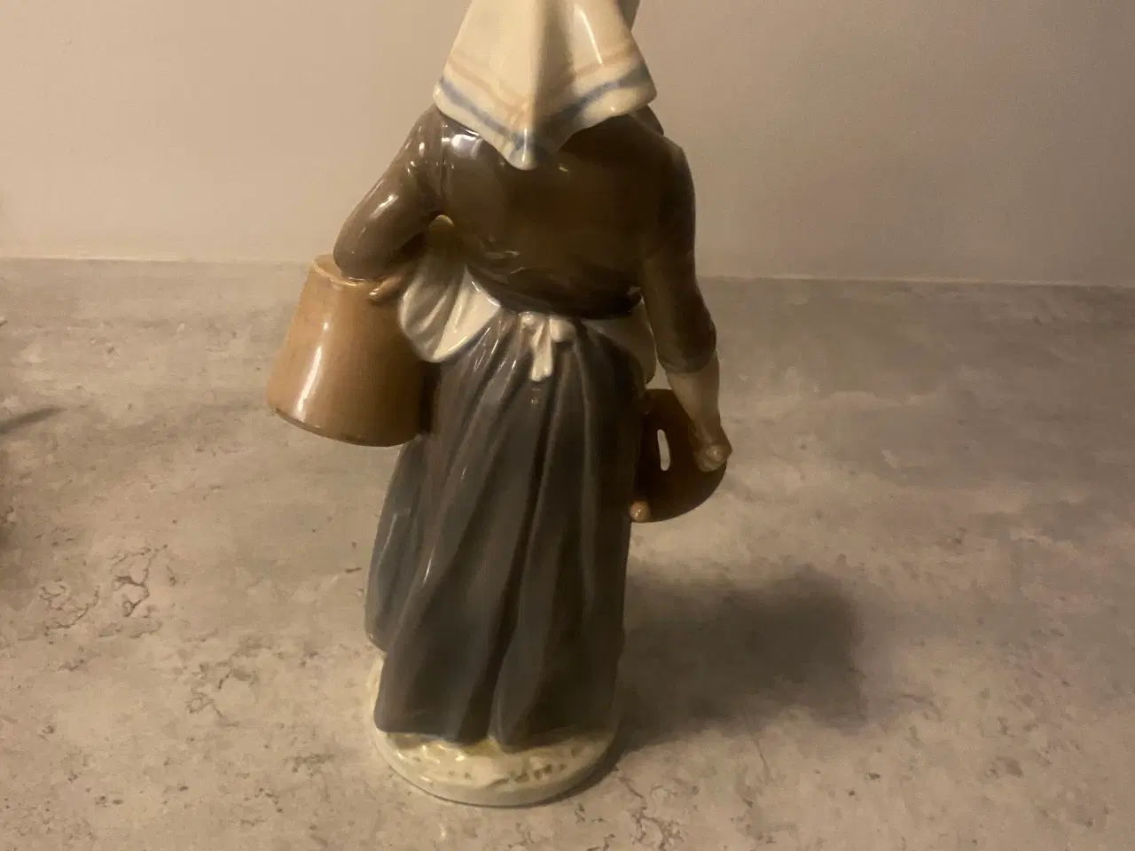 Billede 1 - Malkepige Royal Copenhagen