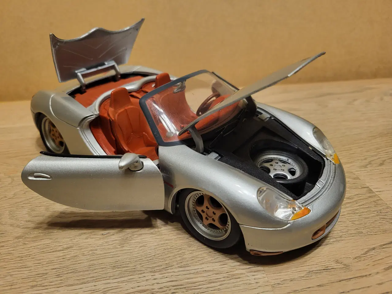 Billede 7 - Modelbil. Porsche Boxster (1998) Skala 1/18.