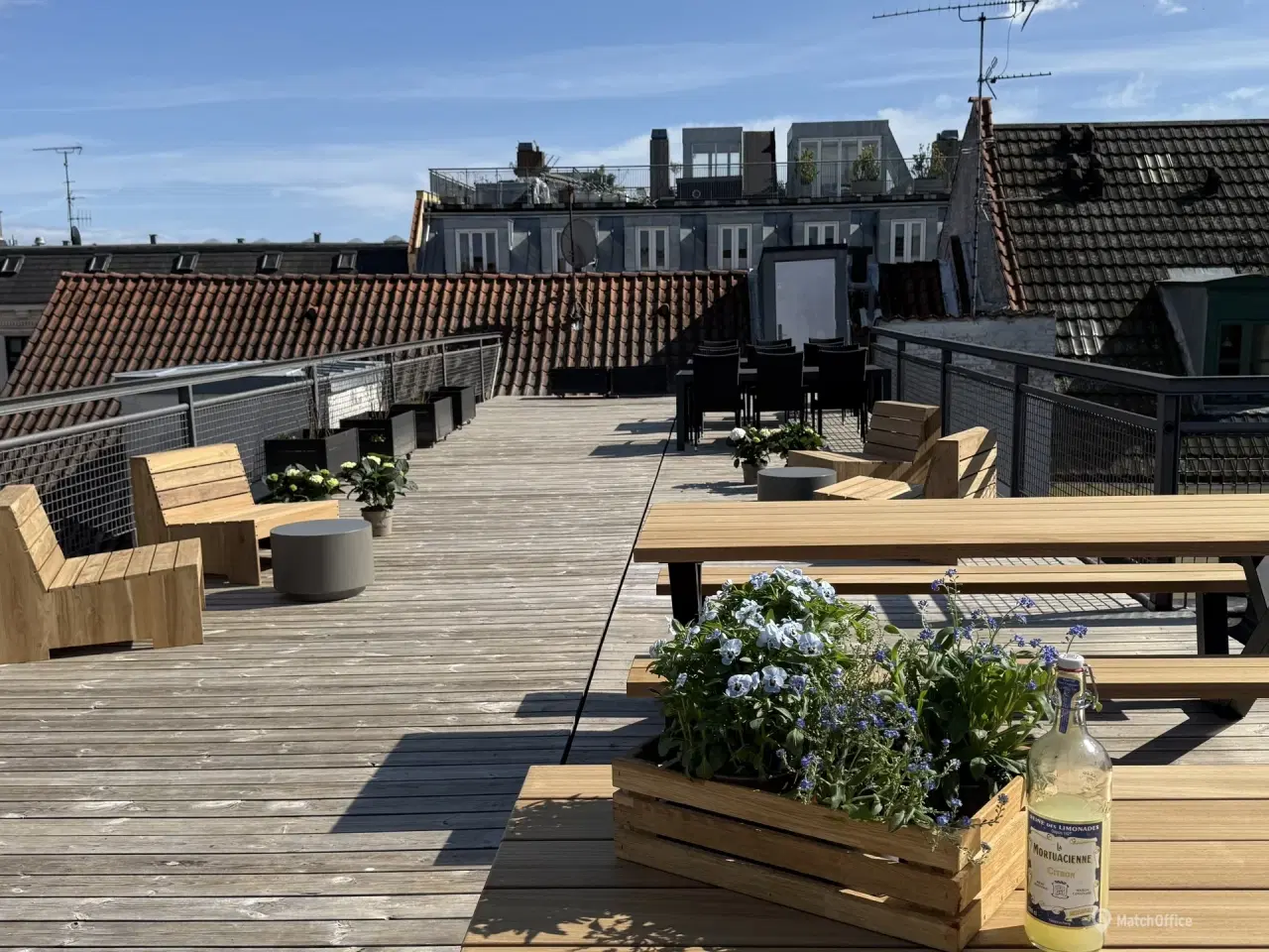 Billede 2 - 607 m2 unikt lejemål med stor møbleret tagterrasse og skøn kantine