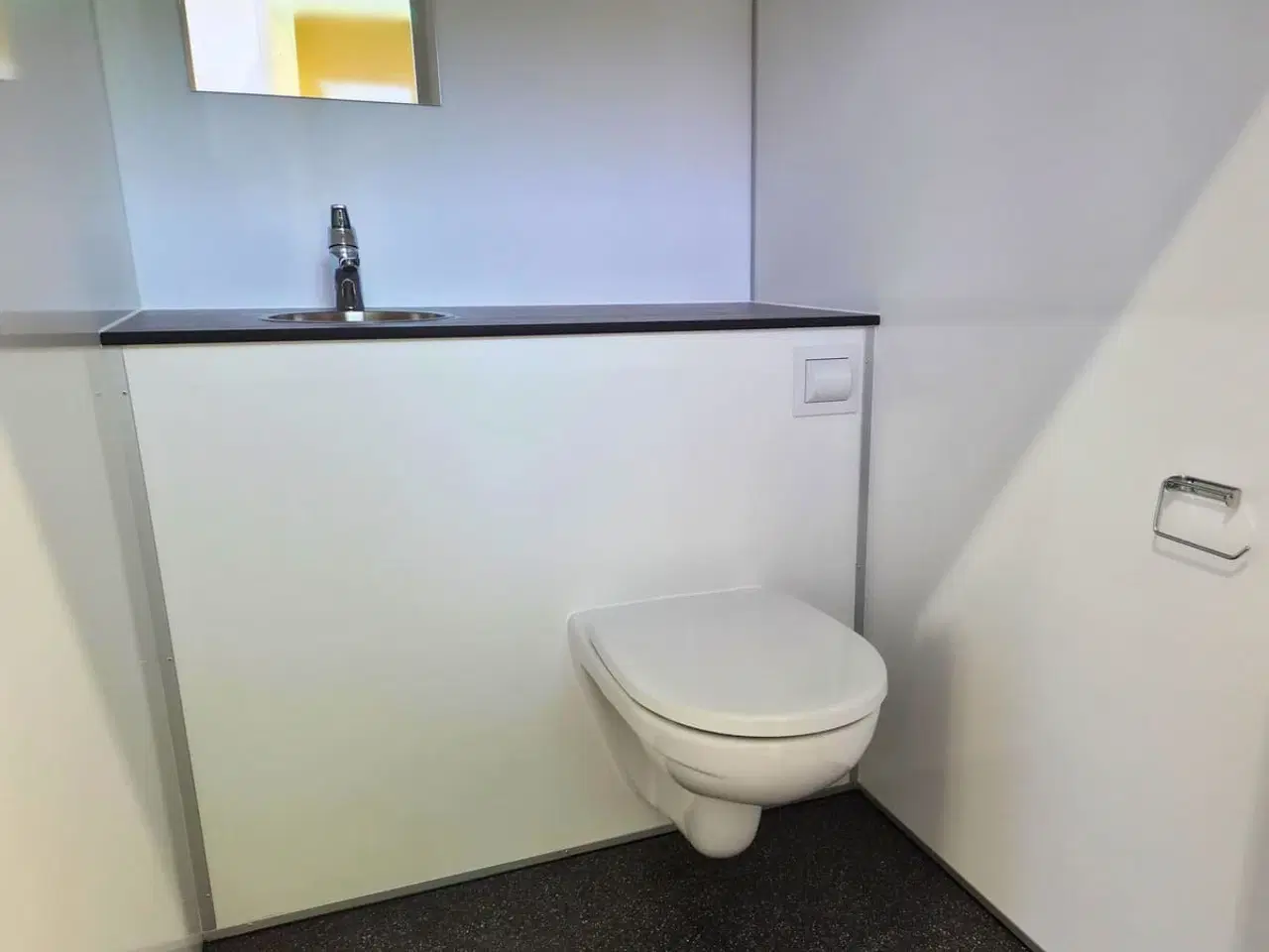 Billede 6 - Toiletvogn 240 med 2 toiletter & kværn