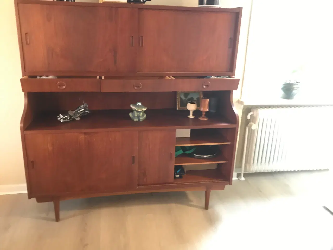 Billede 3 - Teaktræ vitrine/skænk