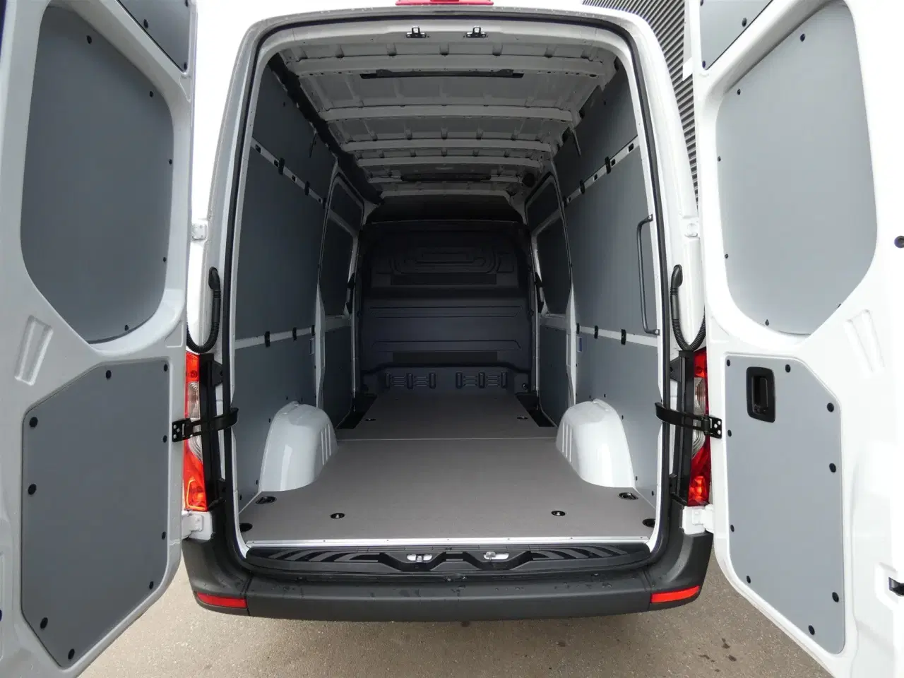 Billede 9 - Mercedes-Benz Sprinter 317 2,0 CDI A2 H2 RWD 9G-Tronic 170HK Van Aut.