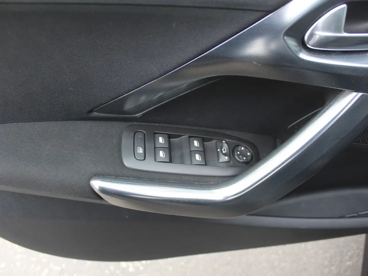Billede 16 - Peugeot 2008 1,6 BlueHDi 100 Allure Sky