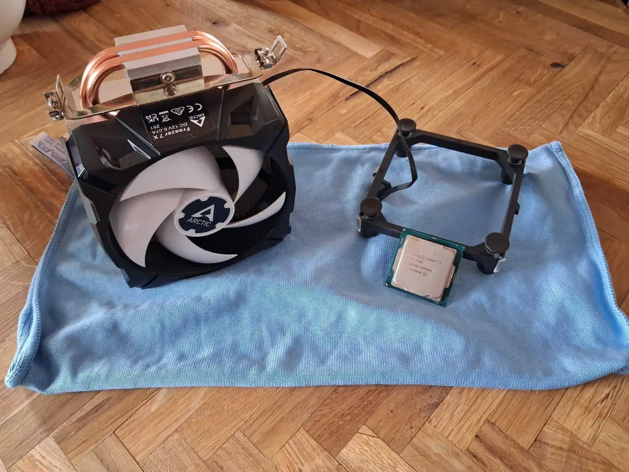 Billede 1 - Intel Core i7-7700 CPU + Arctic Freezer 7 X Køler