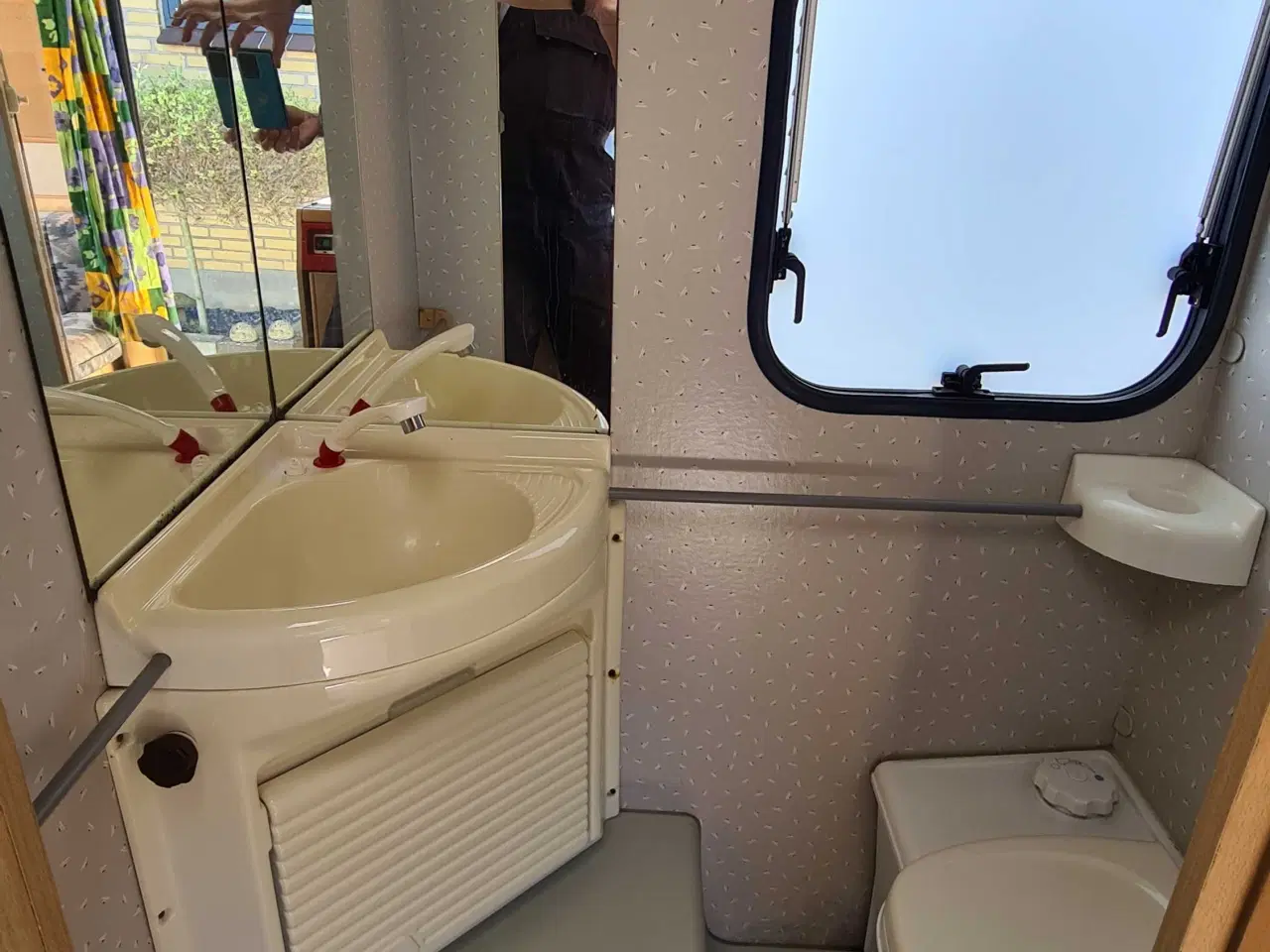 Billede 5 - Campingvogn adria med luftfortelt