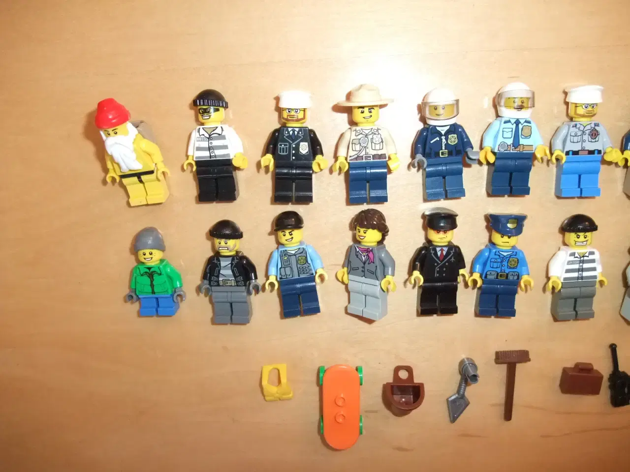 Billede 2 - Lego City Figurer+Tilbehør