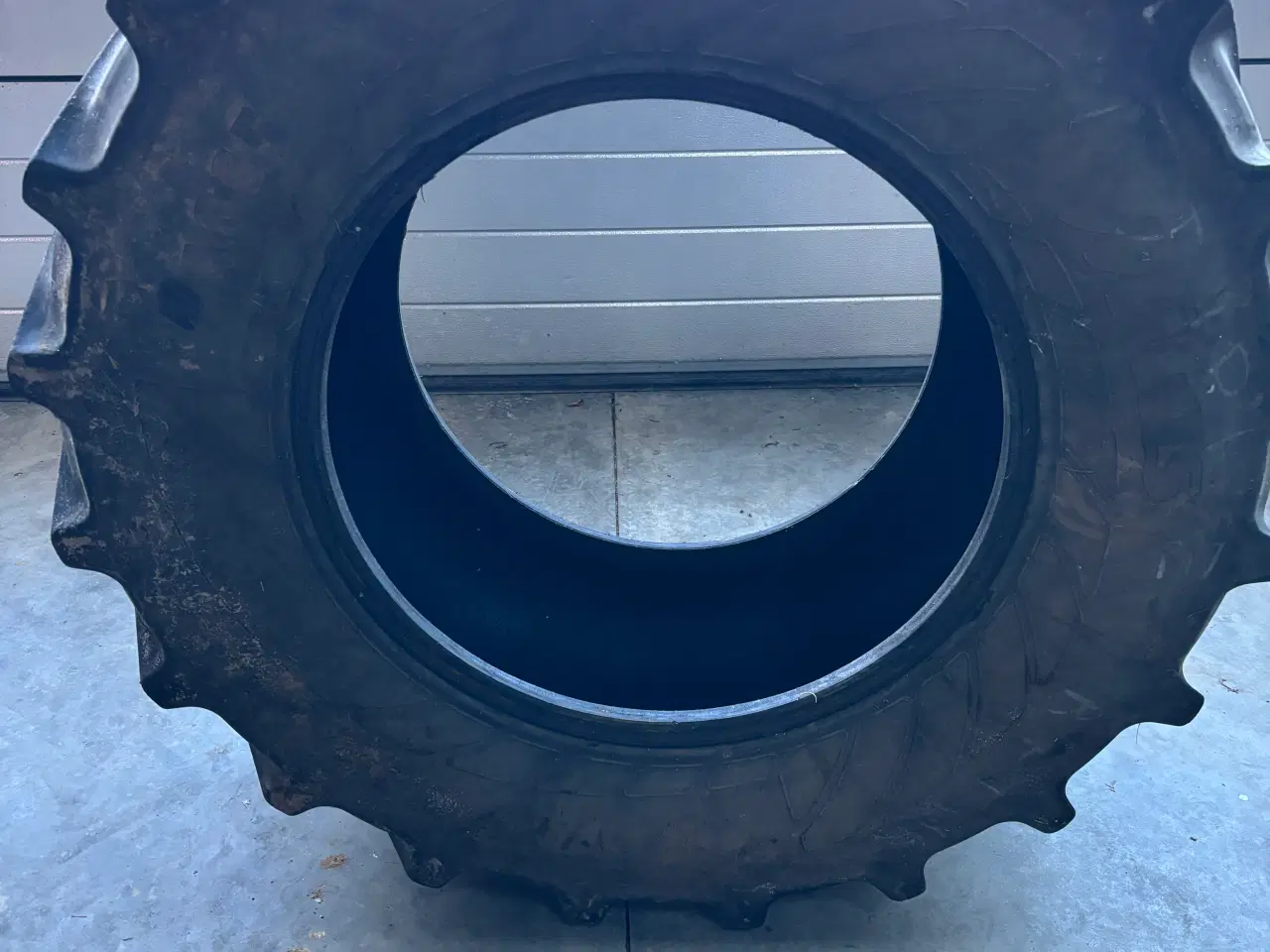 Billede 1 - 540/65-28 dæk